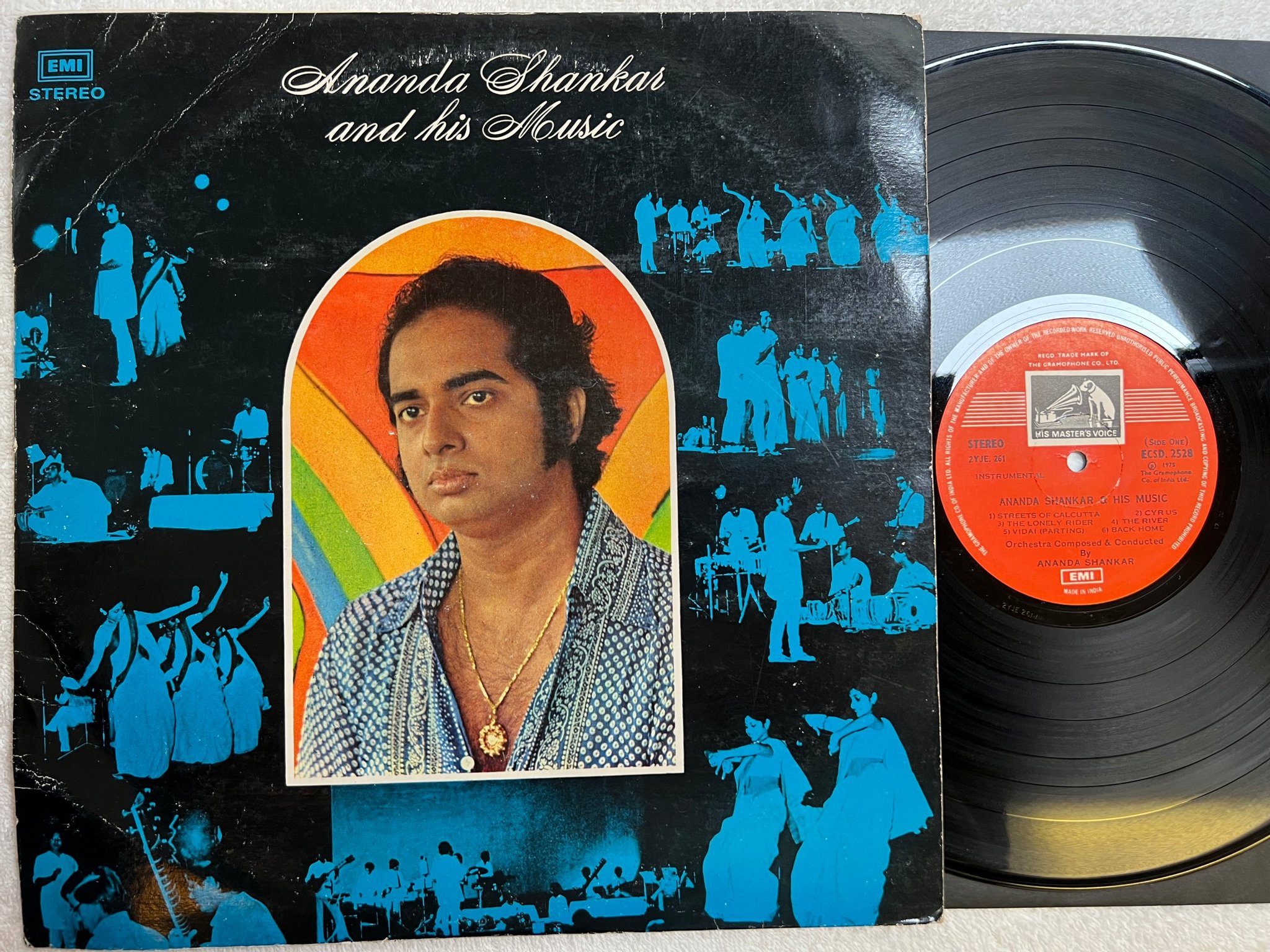 Omslagsbild för skivan ANANDA SHANKAR LP -76 India EMI ESCD 2528 "dancing drums" CLASSIC !!!