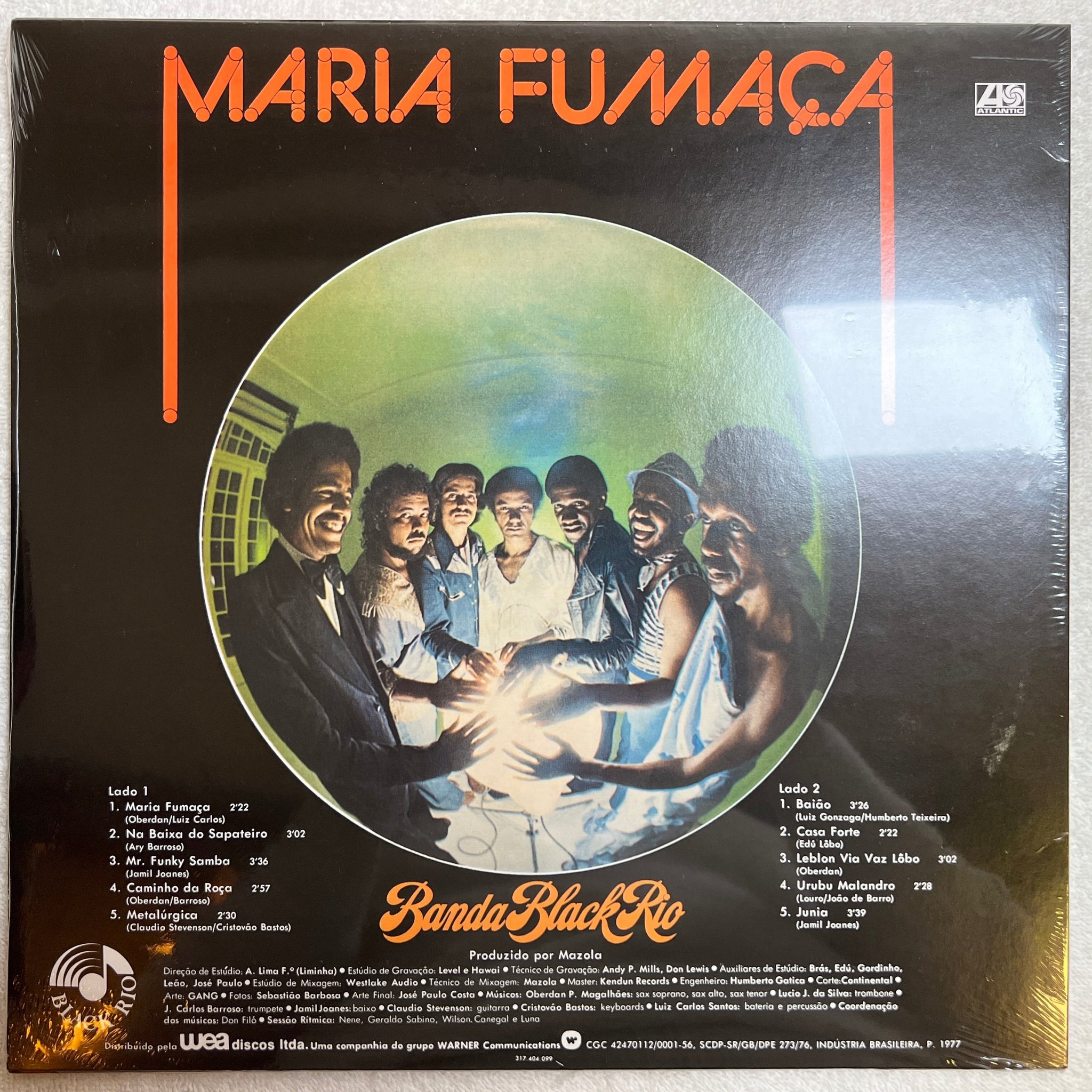 Omslagsbild för skivan BANDA BLACK RIO Maria Fumaça LP 2016 MR BONGO MRBLP134 sealed 