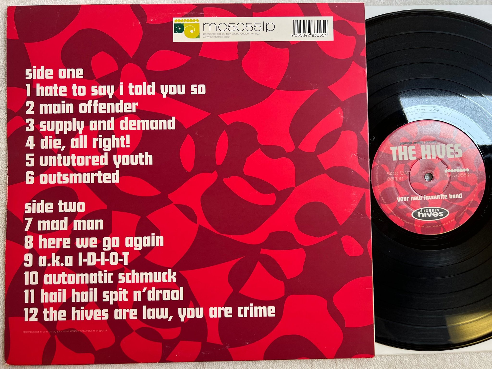 Omslagsbild för skivan THE HIVES Your New Favourite Band LP 2001 UK poptones mc5055lp INDIE CLASSIC ! !