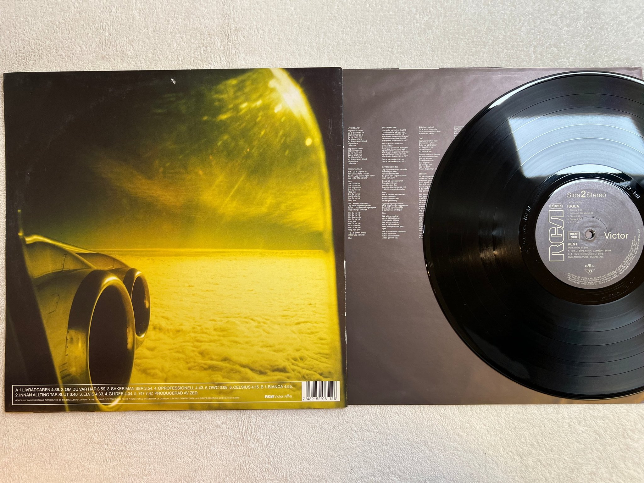 Omslagsbild för skivan KENT isola LP -97 BMG 7 432152 081126 *** mega rare original ***