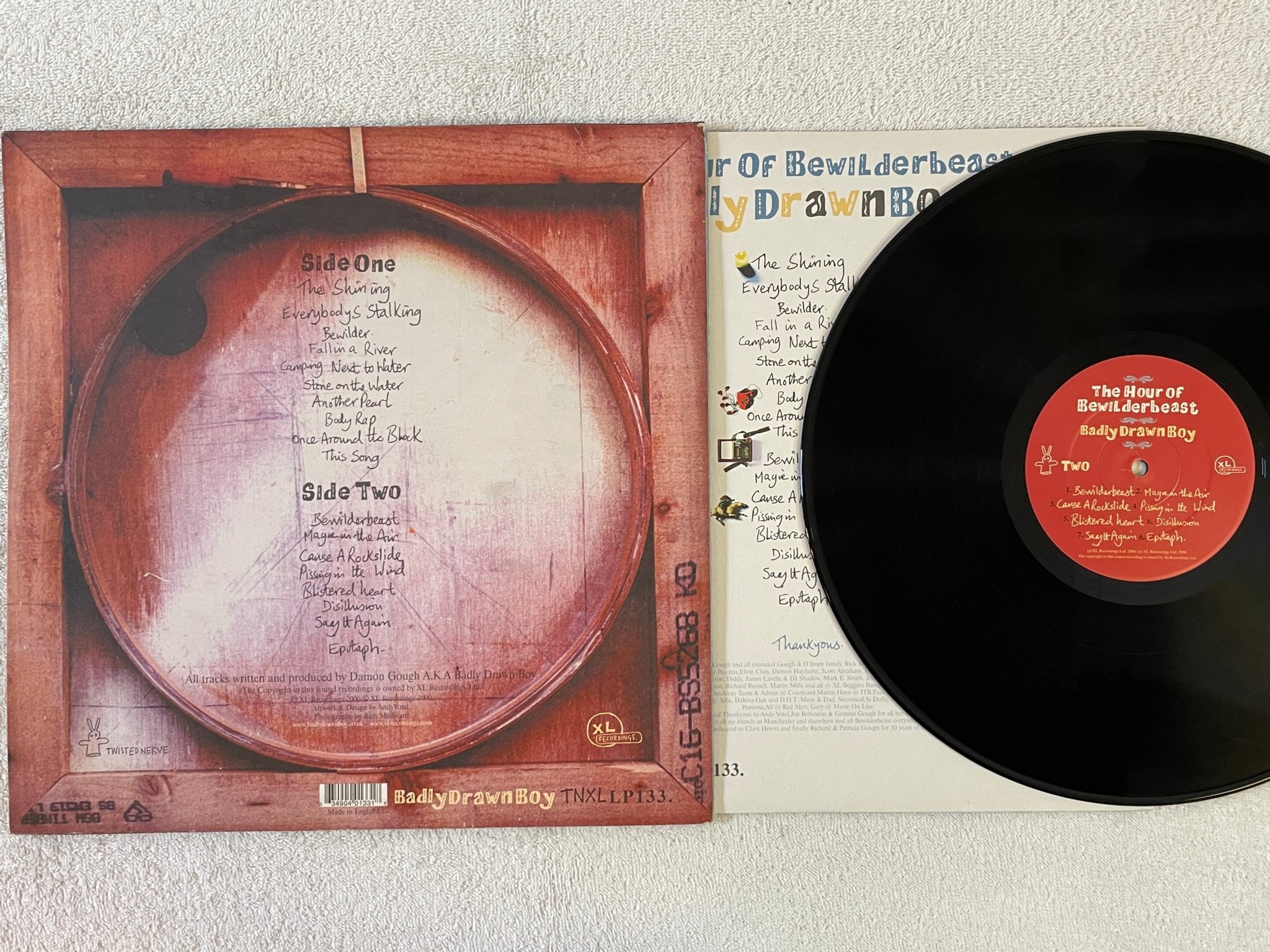 Omslagsbild för skivan BADLY DRAWN BOY The Hour Of Bewilderbeast LP 2000 UK TWISTED NERVE TNXLLP133 