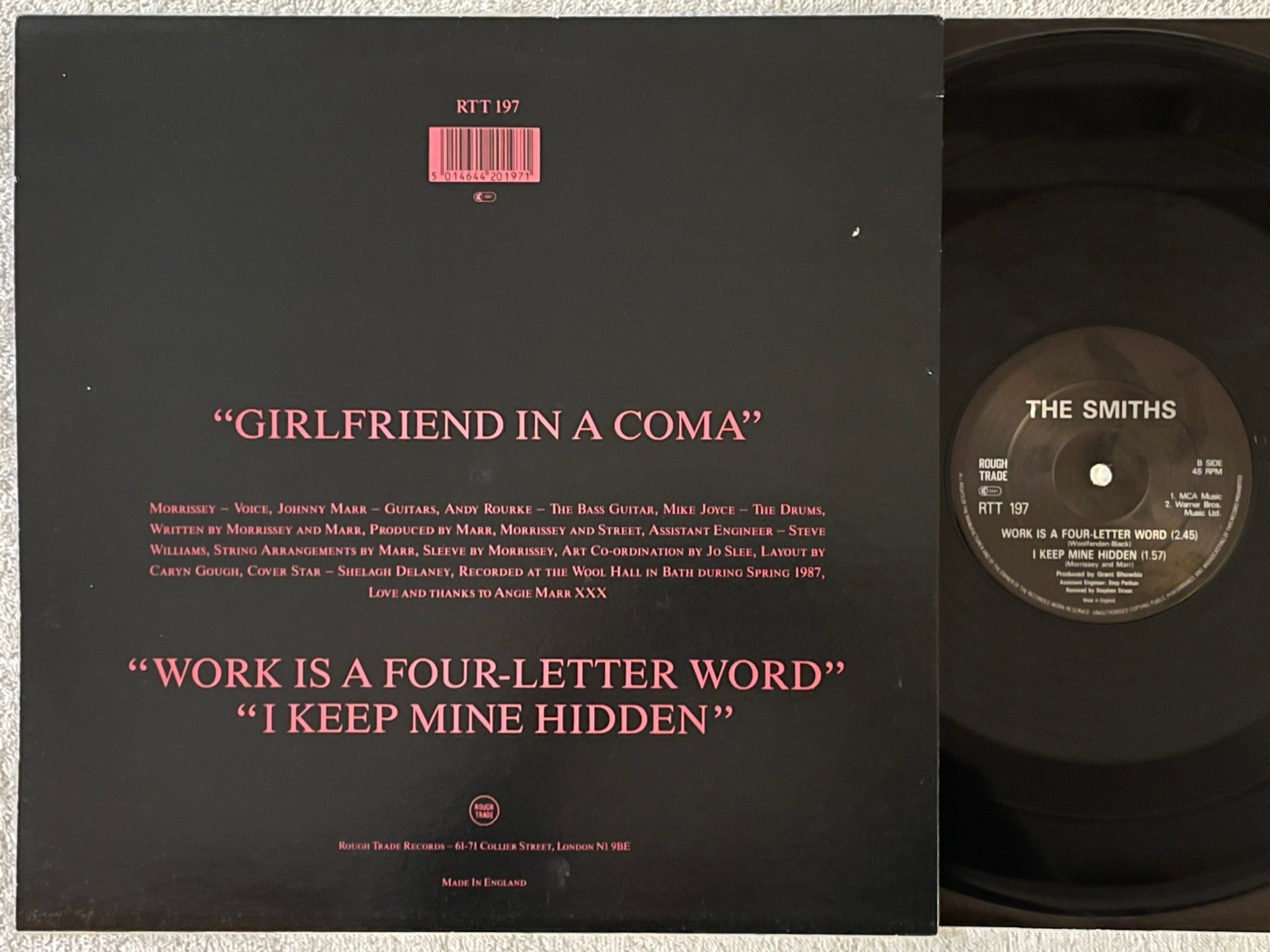 Omslagsbild för skivan THE SMITHS Girlfriend In A Coma 12"single -87 UK ROUGH TRADE RTT 197
