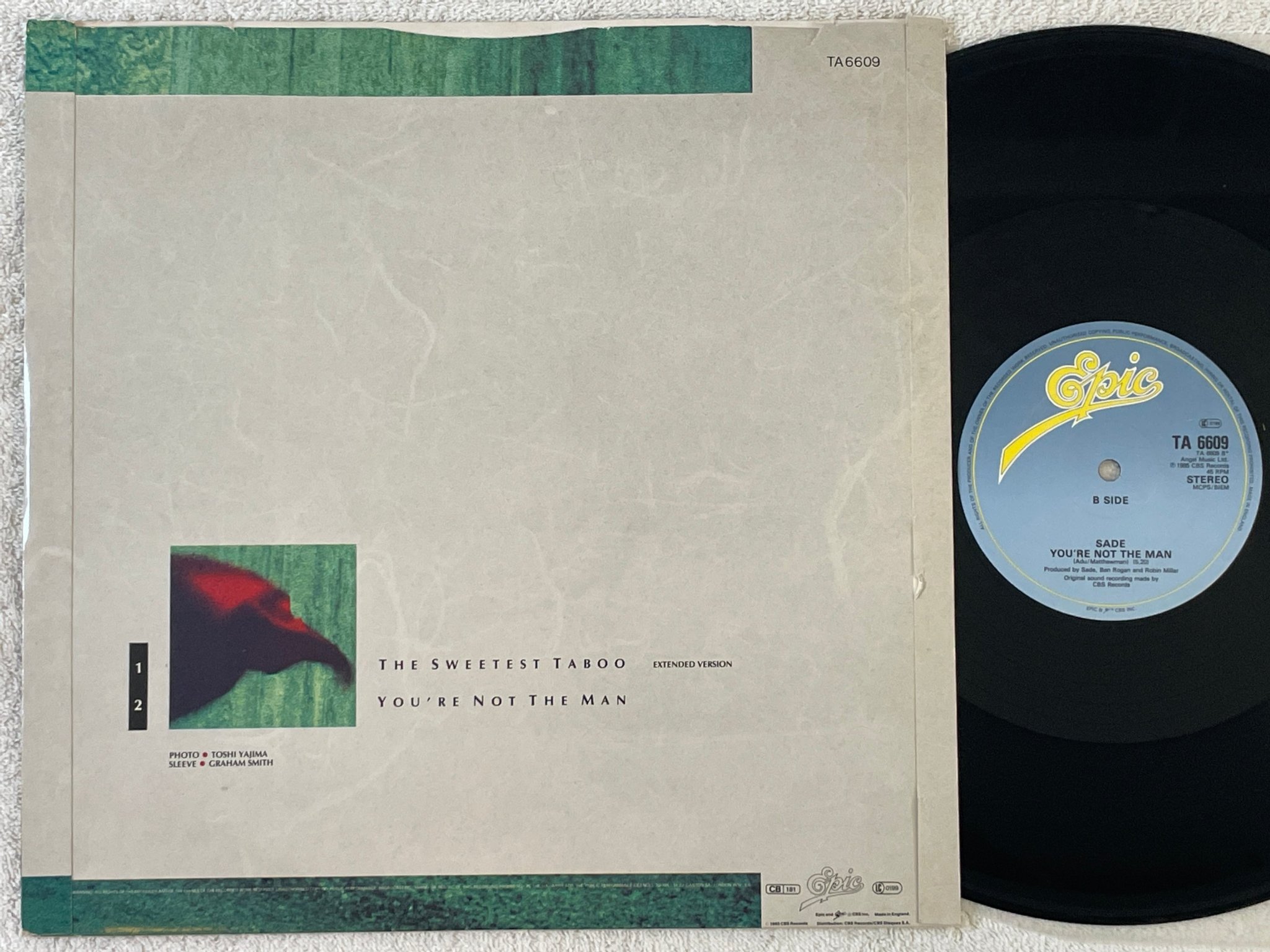 Omslagsbild för skivan SADE the sweetest taboo 12"single -85 UK EPIC TA 6609