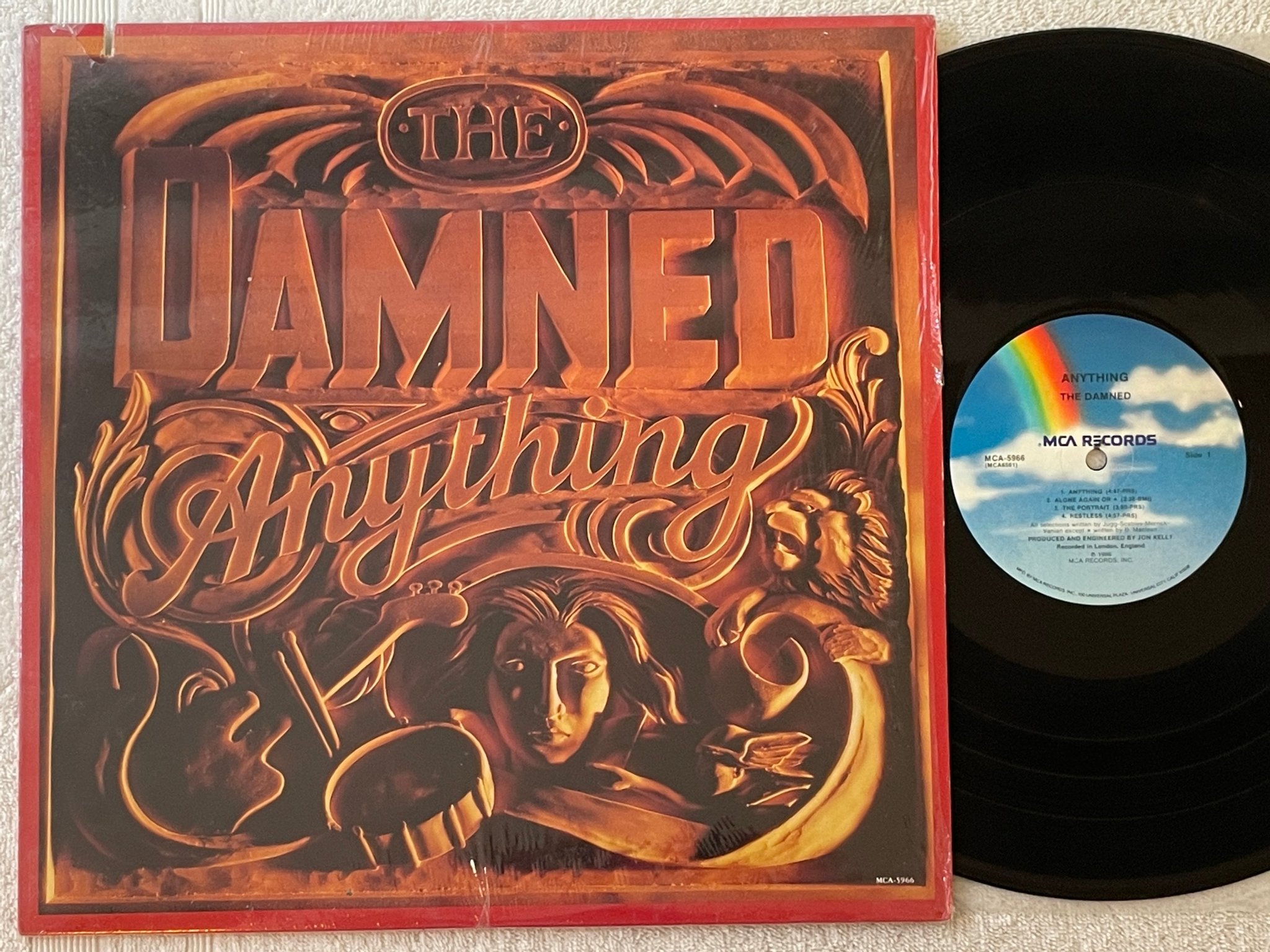 Omslagsbild för skivan THE DAMNED anything LP -86 US MCA-5966 new wave