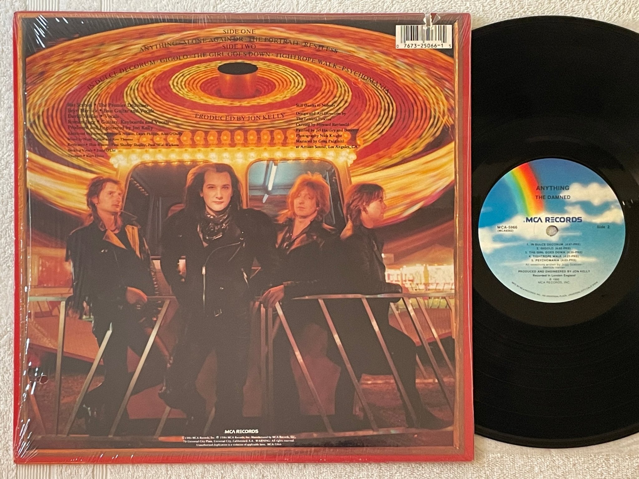 Omslagsbild för skivan THE DAMNED anything LP -86 US MCA-5966 new wave