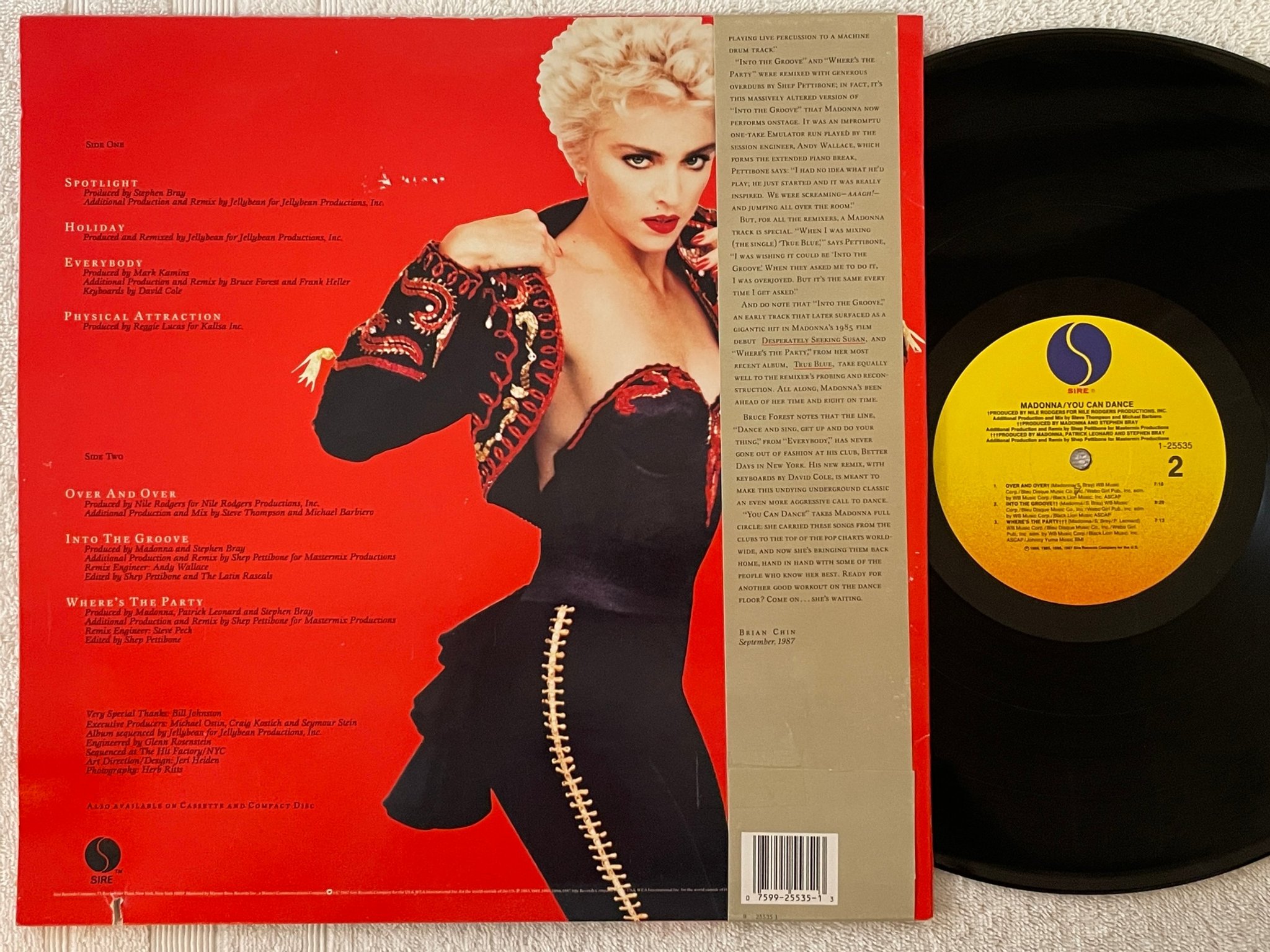 Omslagsbild för skivan MADONNA You Can Dance LP -87 US sire 9 25535-1