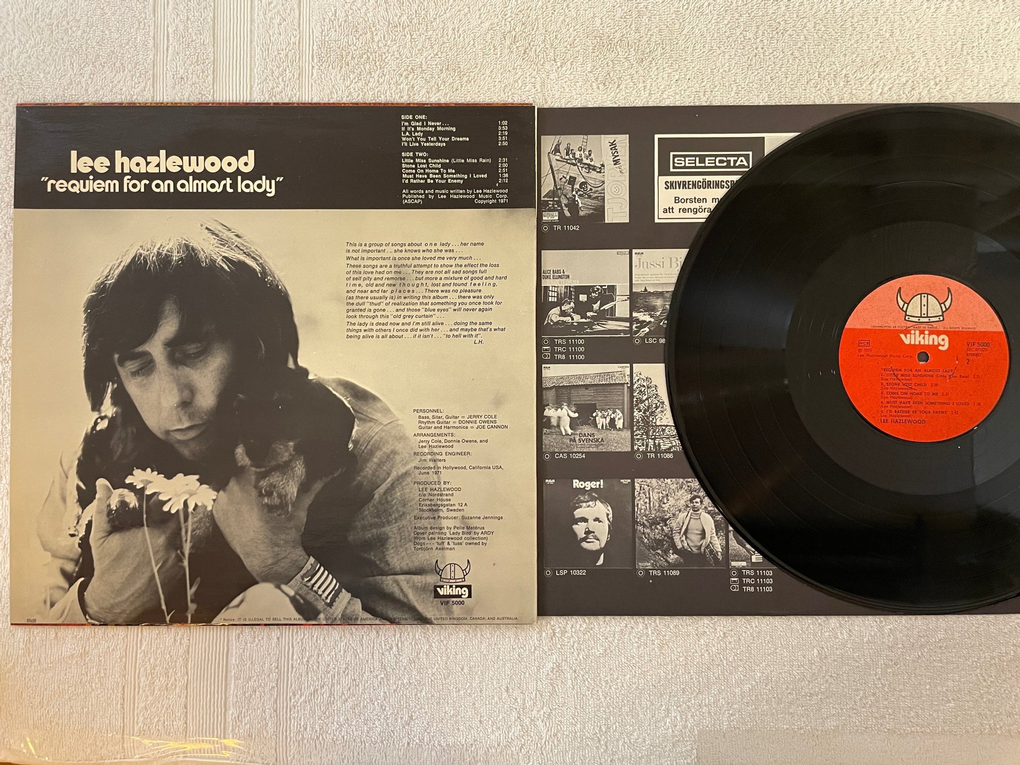 Omslagsbild för skivan LEE HAZLEWOOD requiem for an almost lady LP -71 Swe VIKING VIF 5000