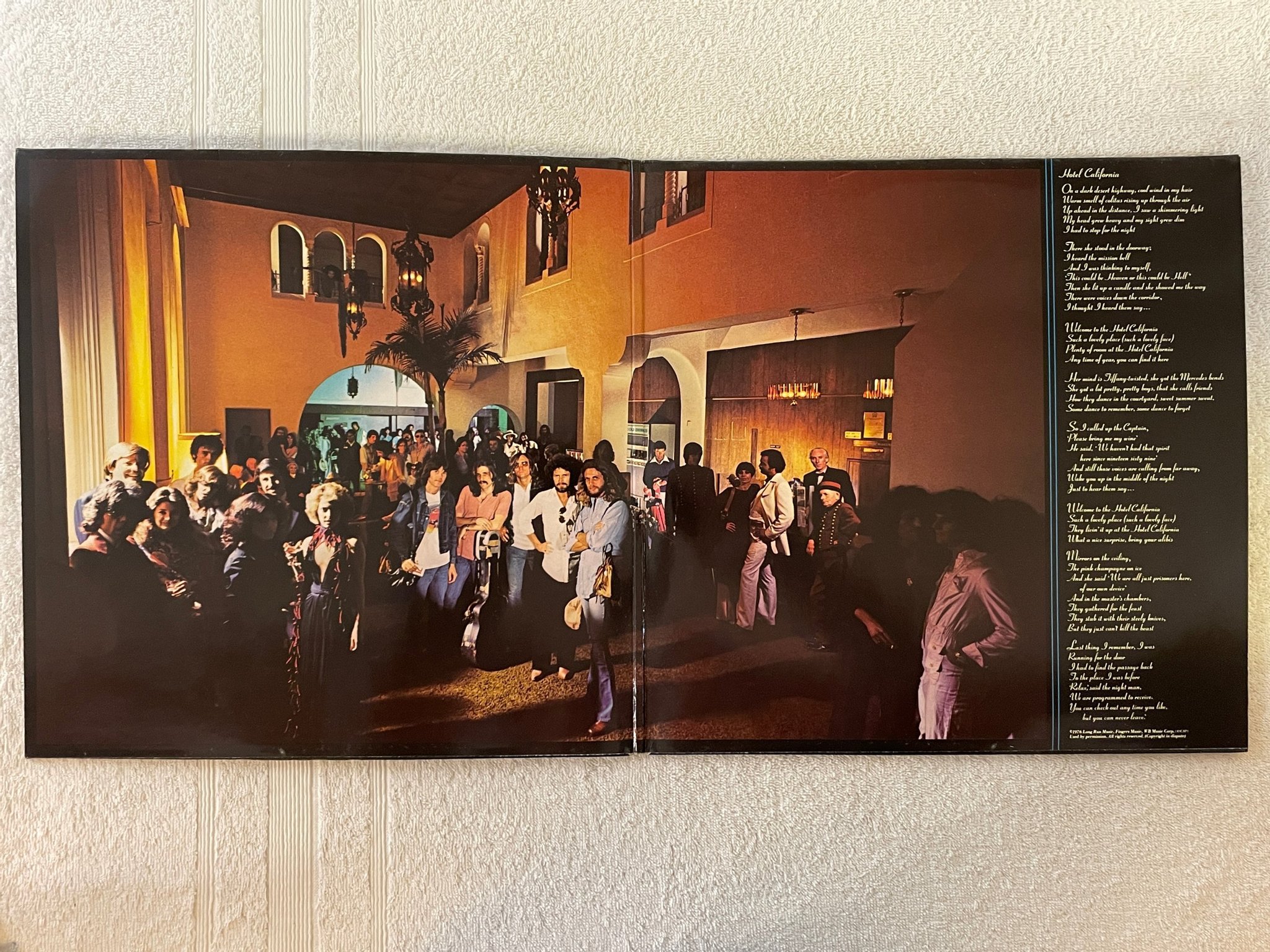 Omslagsbild för skivan EAGLES Hotel California LP -76 Ger ELEKTRA K 53051