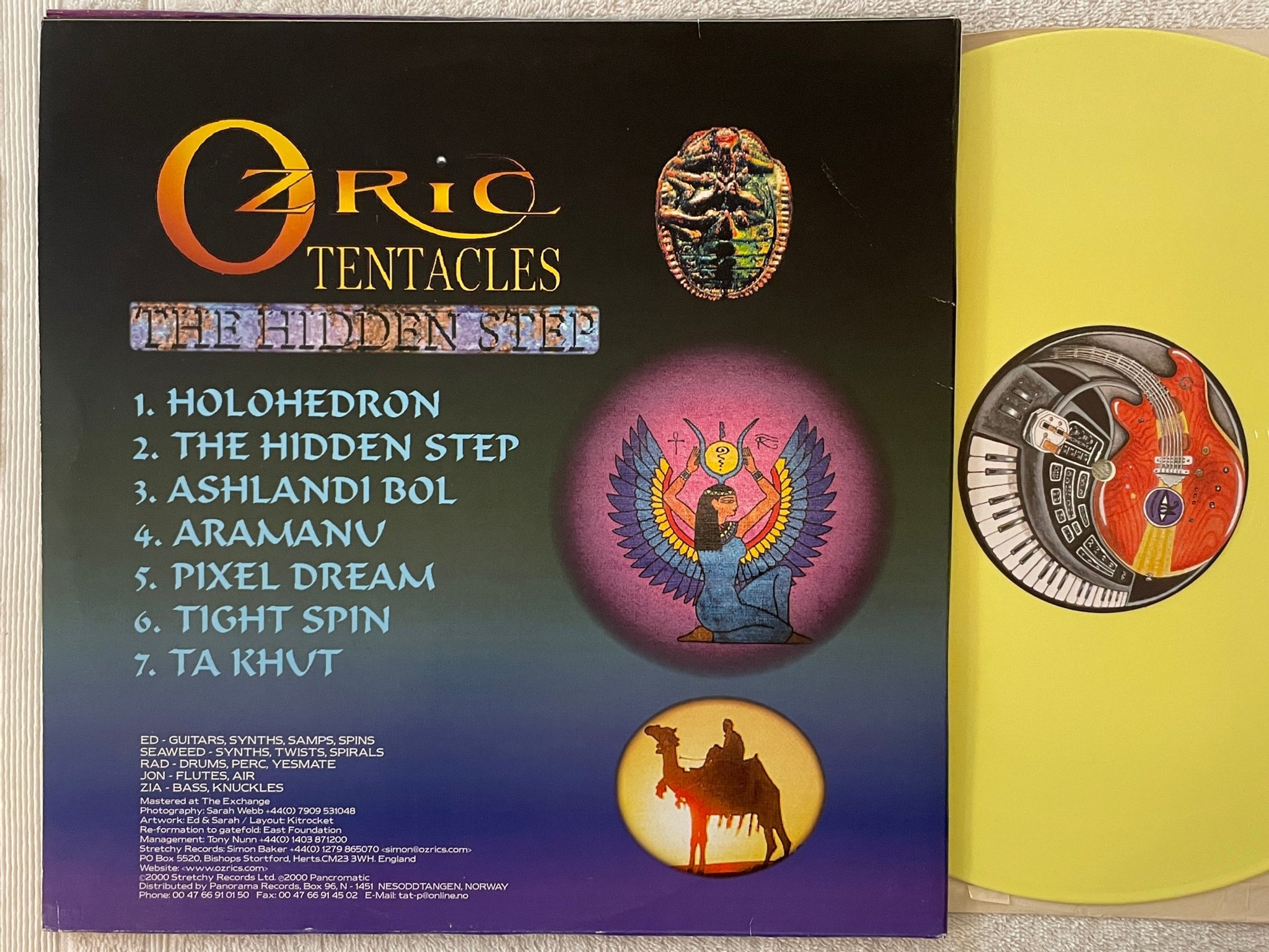 Omslagsbild för skivan OZRIC TENTACLES the hidden step LP 2000 UK pancromatic PLP2002 SPACE ROCK