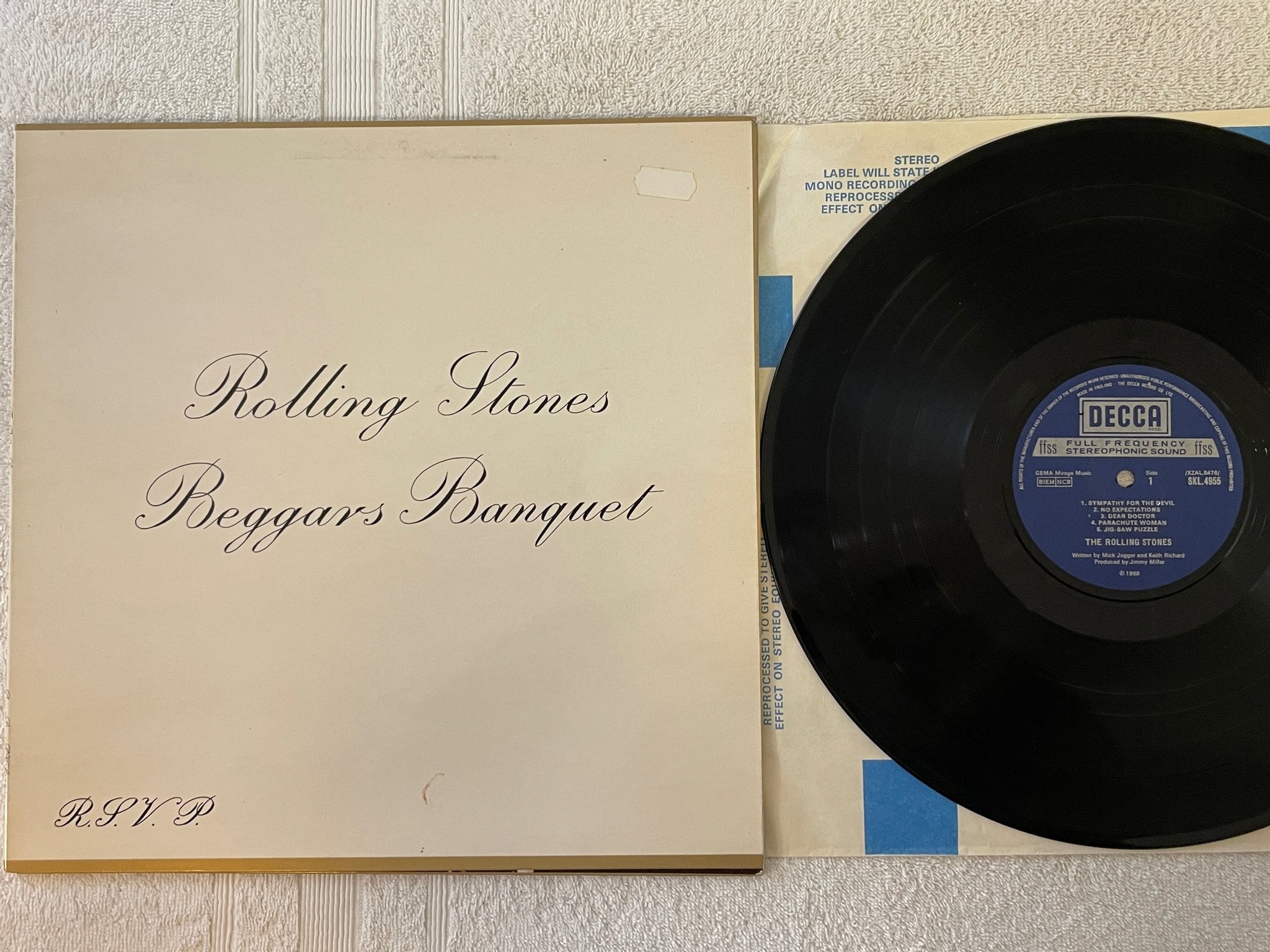 Omslagsbild för skivan THE ROLLING STONES beggars banquet LP UK DECCA SKL 4955