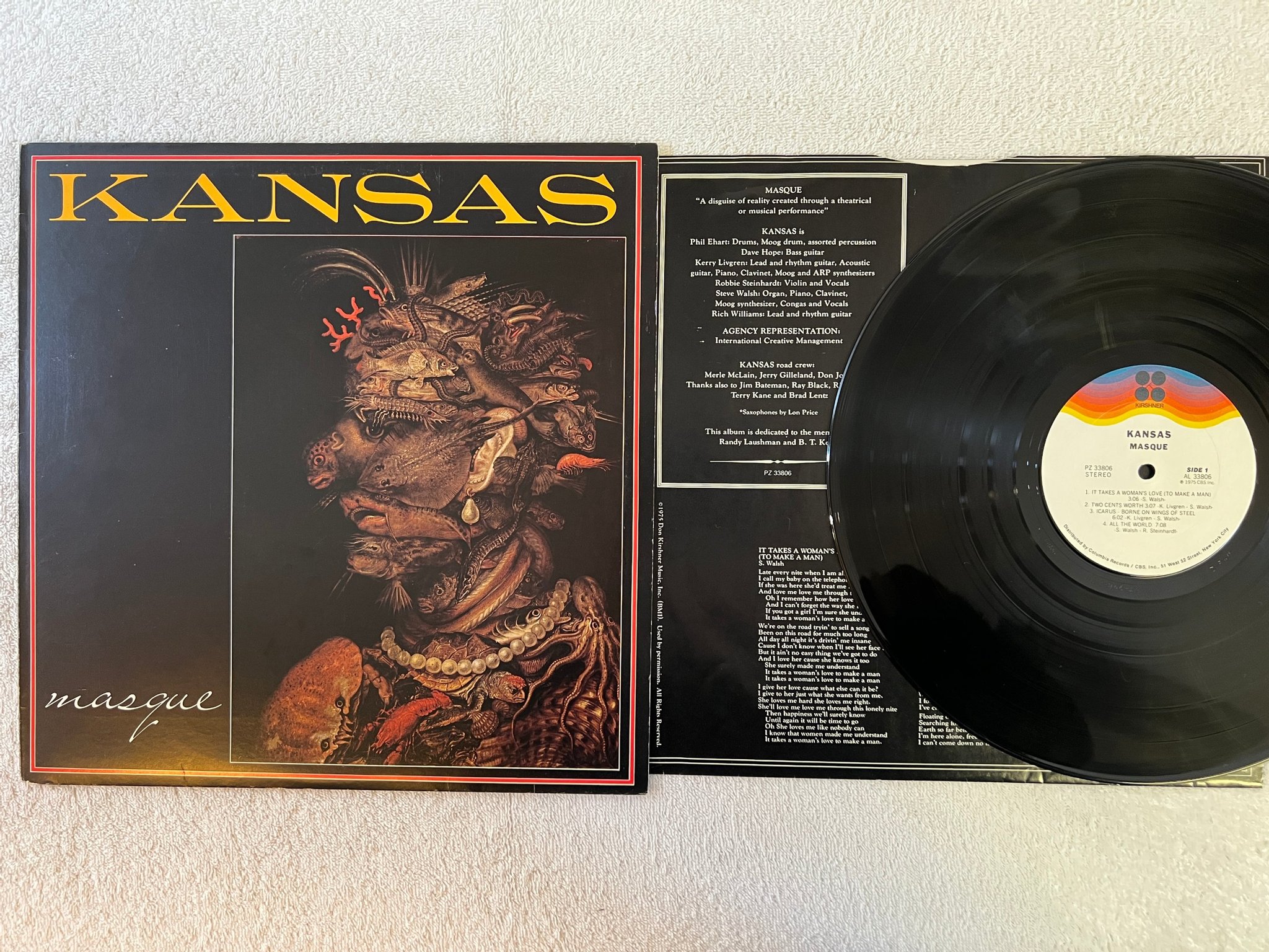 Omslagsbild för skivan KANSAS masque LP -75 US KIRSHNER PZ 33806 