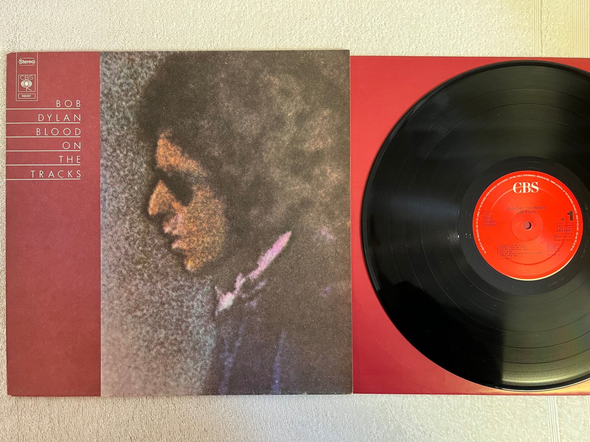 Omslagsbild för skivan BOB DYLAN blood on the tracks LP  Hol CBS 69097
