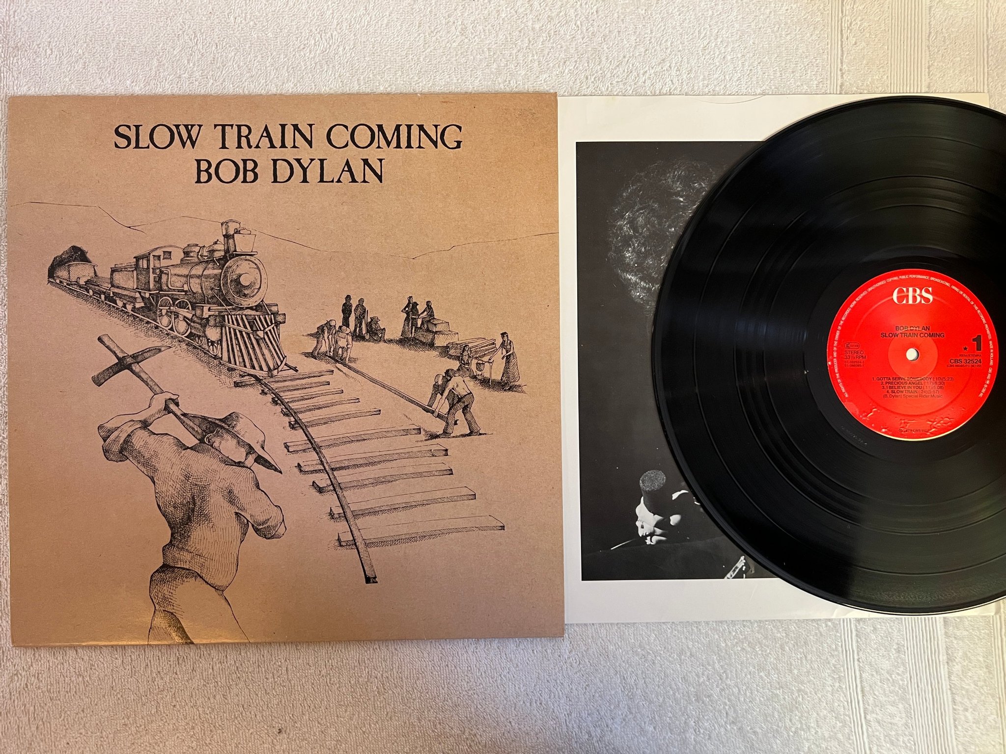 Omslagsbild för skivan BOB DYLAN slow train coming LP  Hol CBS 32524