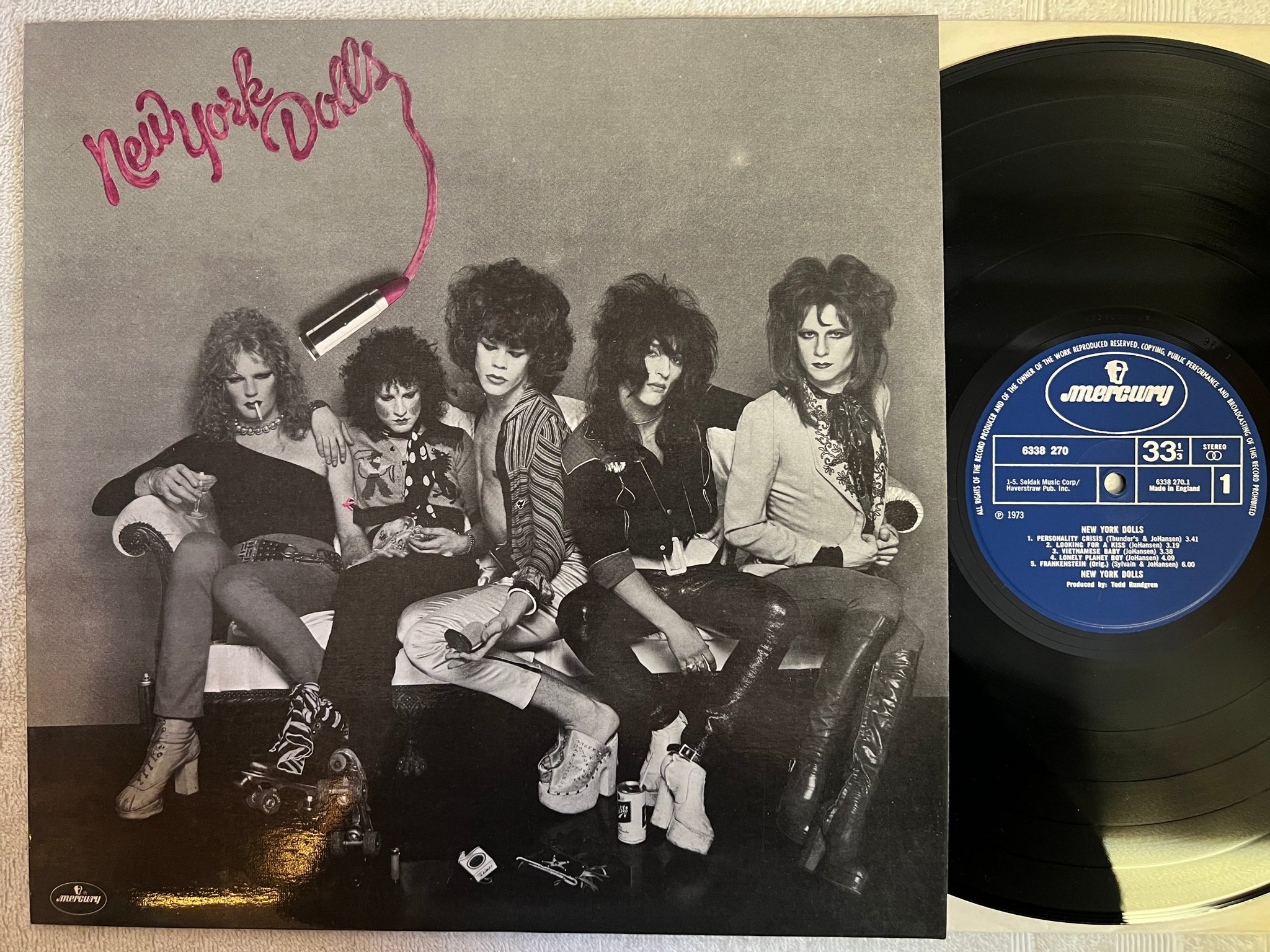 Omslagsbild för skivan NEW YORK DOLLS s/t LP -73 UK MERCURY 6338 270 glam rock classic ! ! ! 