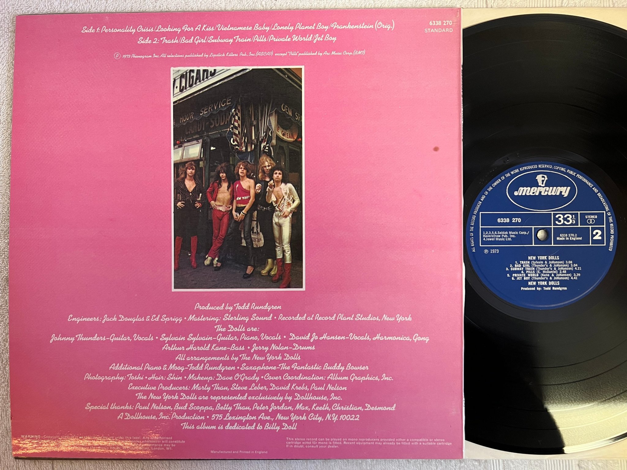 Omslagsbild för skivan NEW YORK DOLLS s/t LP -73 UK MERCURY 6338 270 glam rock classic ! ! ! 