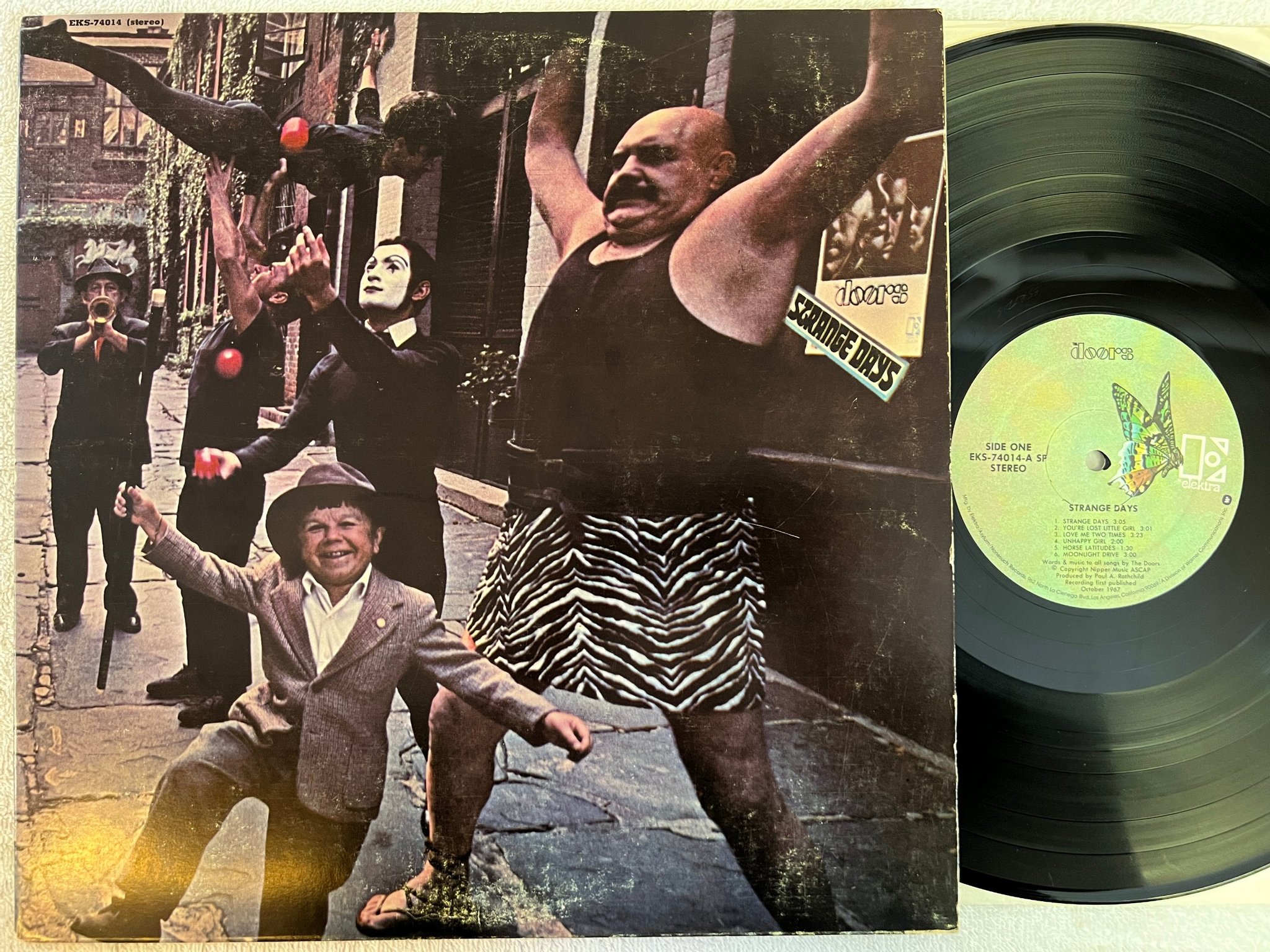 Omslagsbild för skivan THE DOORS strange days LP US ELEKTRA EKS-74014-SP