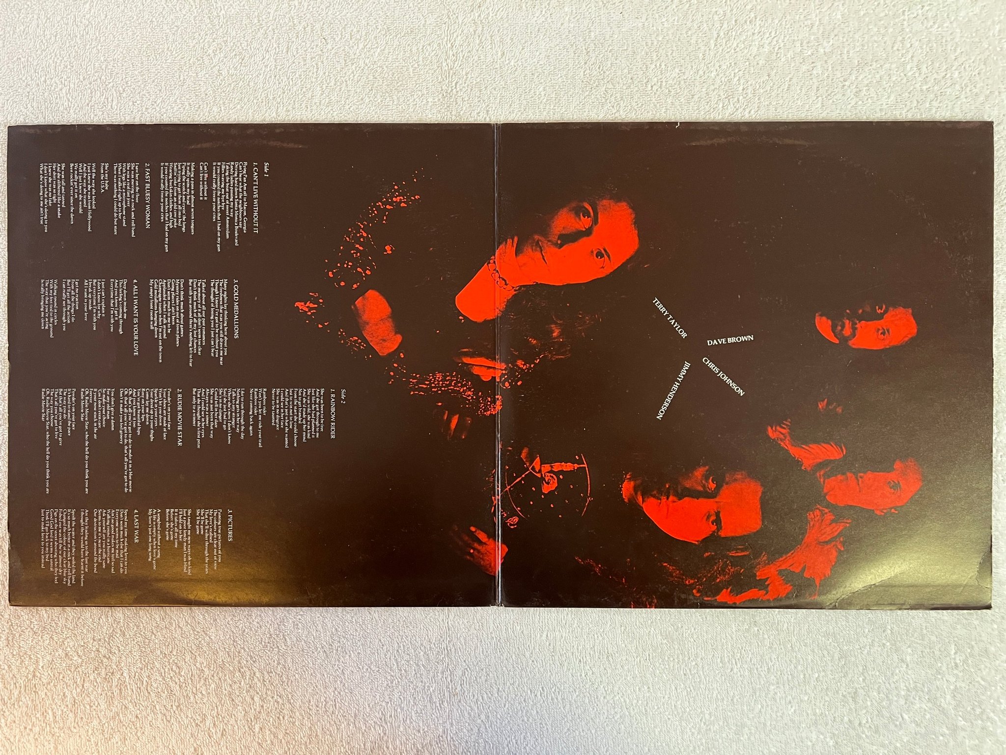 Omslagsbild för skivan TUCKY BUZZARD allright on the night LP -73 UK PURPLE TPSA 7510