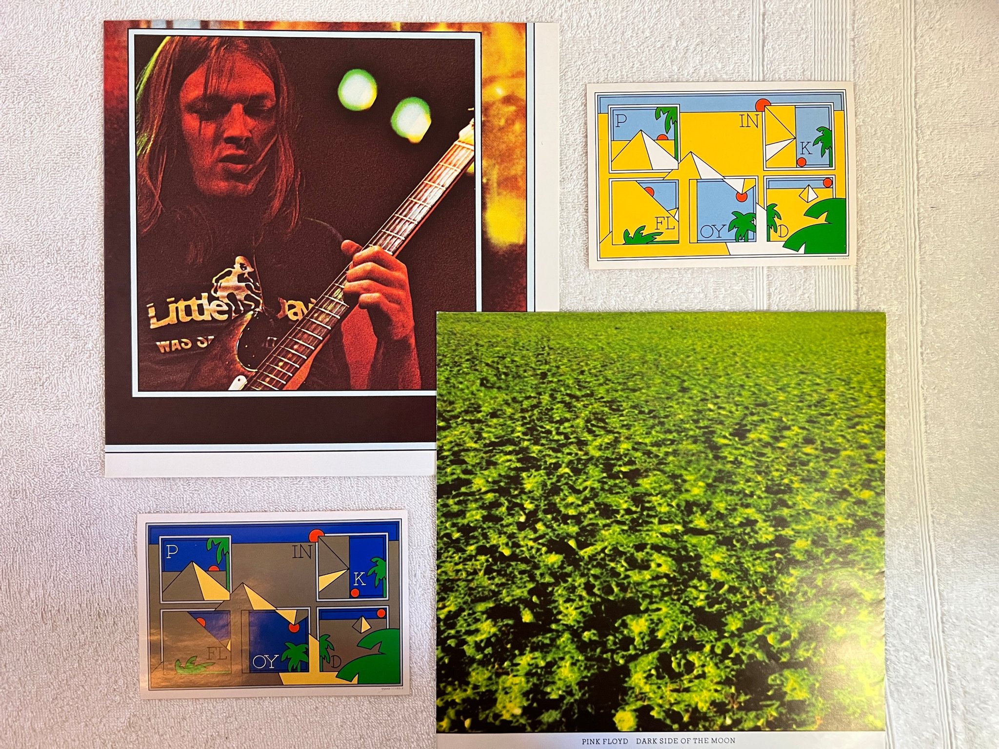 Omslagsbild för skivan PINK FLOYD dark side of the moon LP Can HARVEST SMAS 11163 w/ posters & postcard