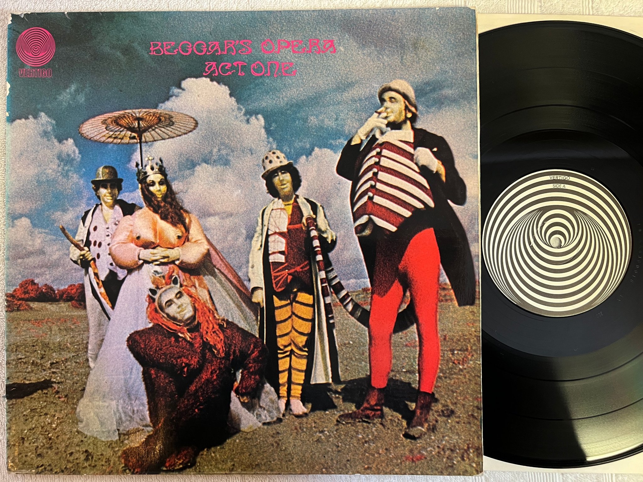Omslagsbild för skivan BEGGARS OPERA act one LP -70 Ger VERTIGO 6360 018 large swirl