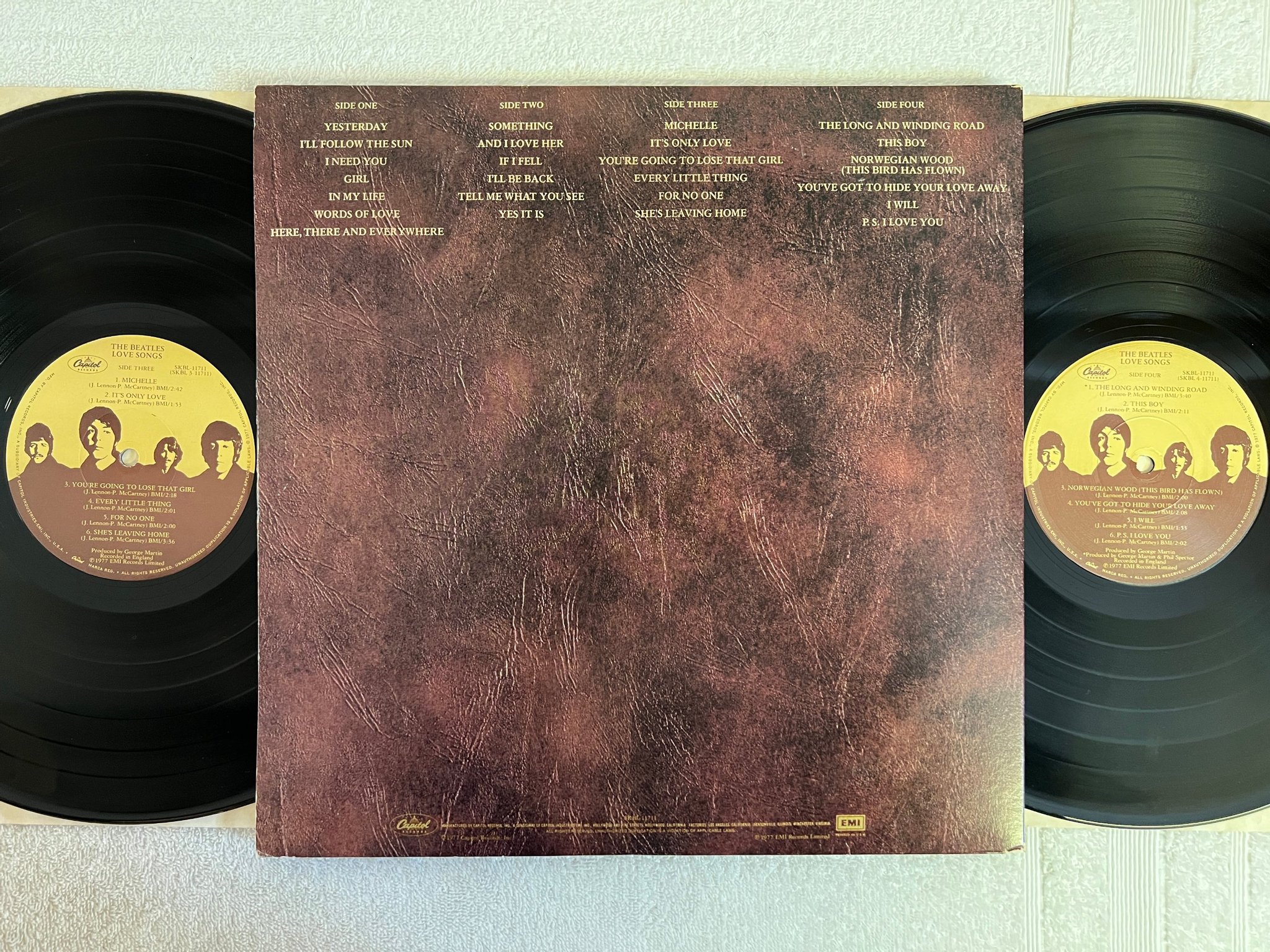 Omslagsbild för skivan THE BEATLES love songs 2xLP -77 US CAPITOL SKBL 1171