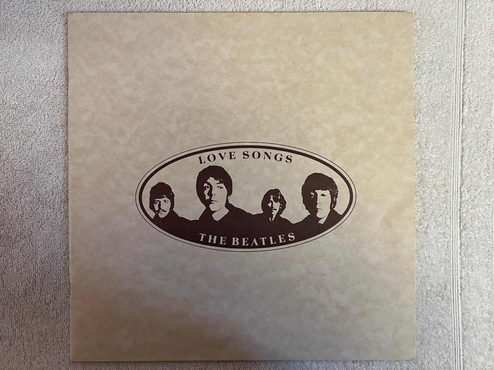 Omslagsbild för skivan THE BEATLES love songs 2xLP -77 US CAPITOL SKBL 1171