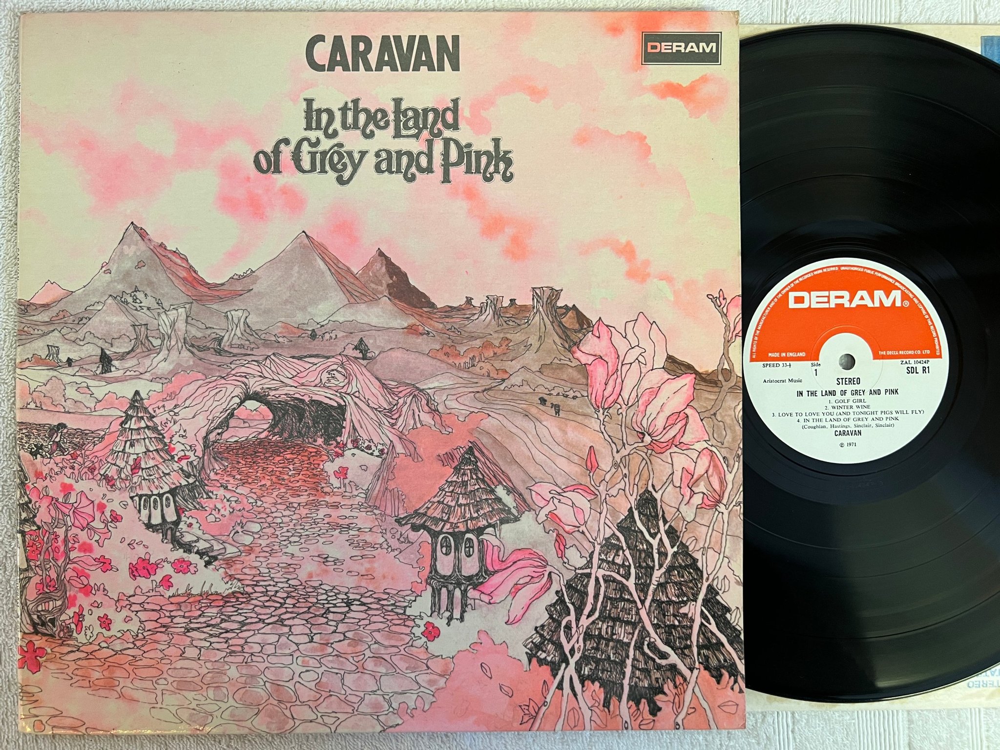 Omslagsbild för skivan CARAVAN In The Land Of Grey And Pink LP -71 UK DERAM SDL R1  