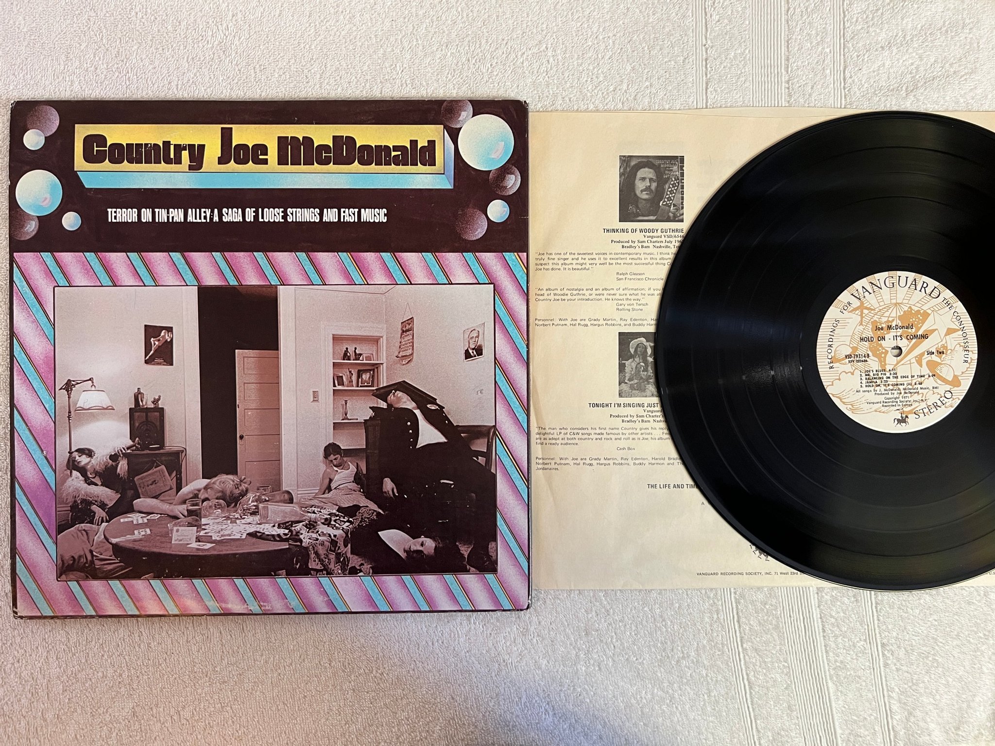 Omslagsbild för skivan COUNTRY JOE McDONALD Hold On, It's Coming LP -71 US VANGUARD VSD 79314