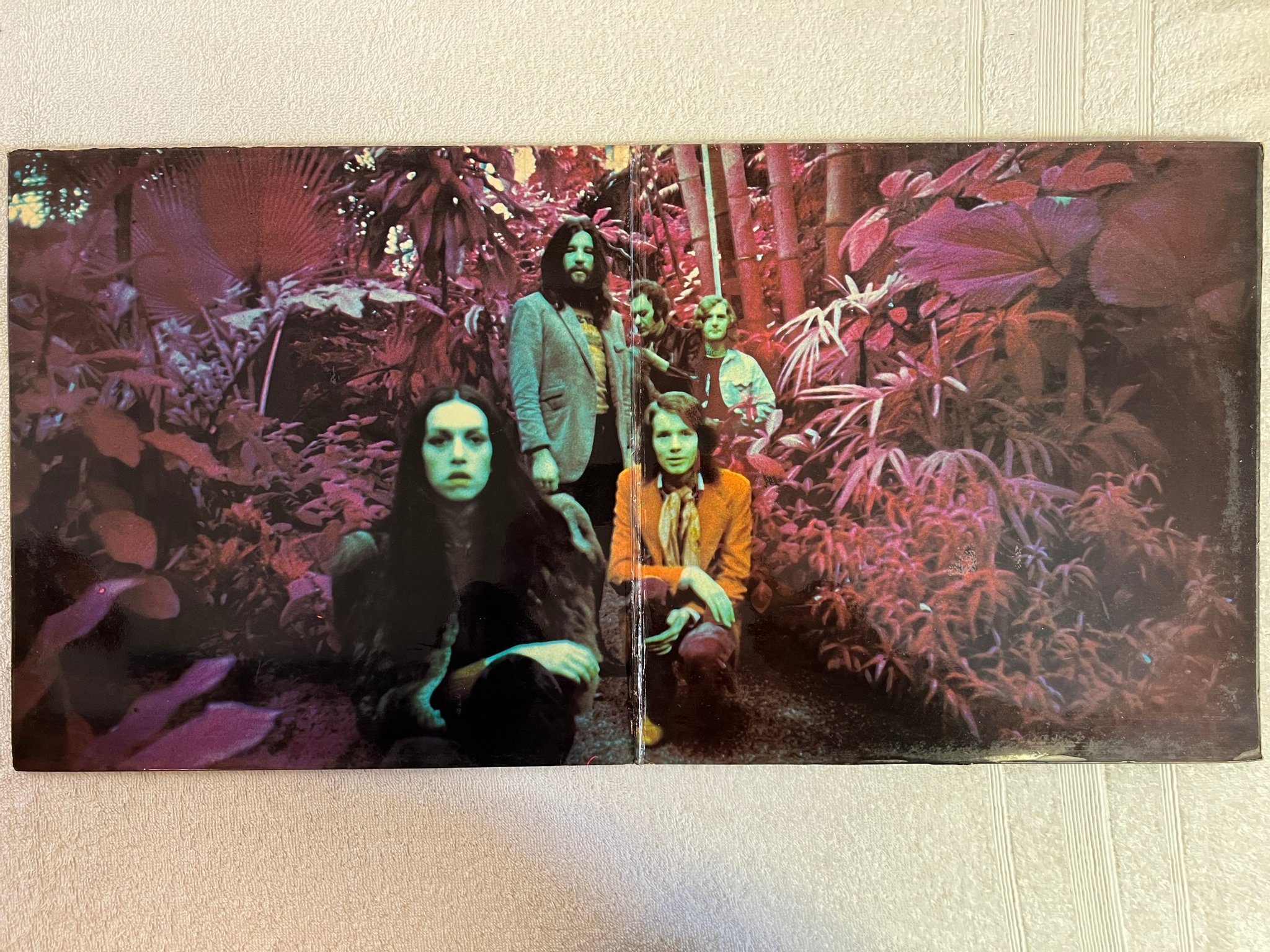 Omslagsbild för skivan AMON DÜÜL II Carnival In Babylon LP -72 UK UNITED ARTISTS UAG 29327