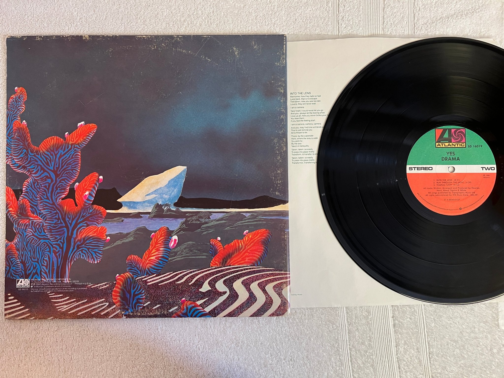Omslagsbild för skivan YES drama LP -80 US ATLANTIC SD 16019