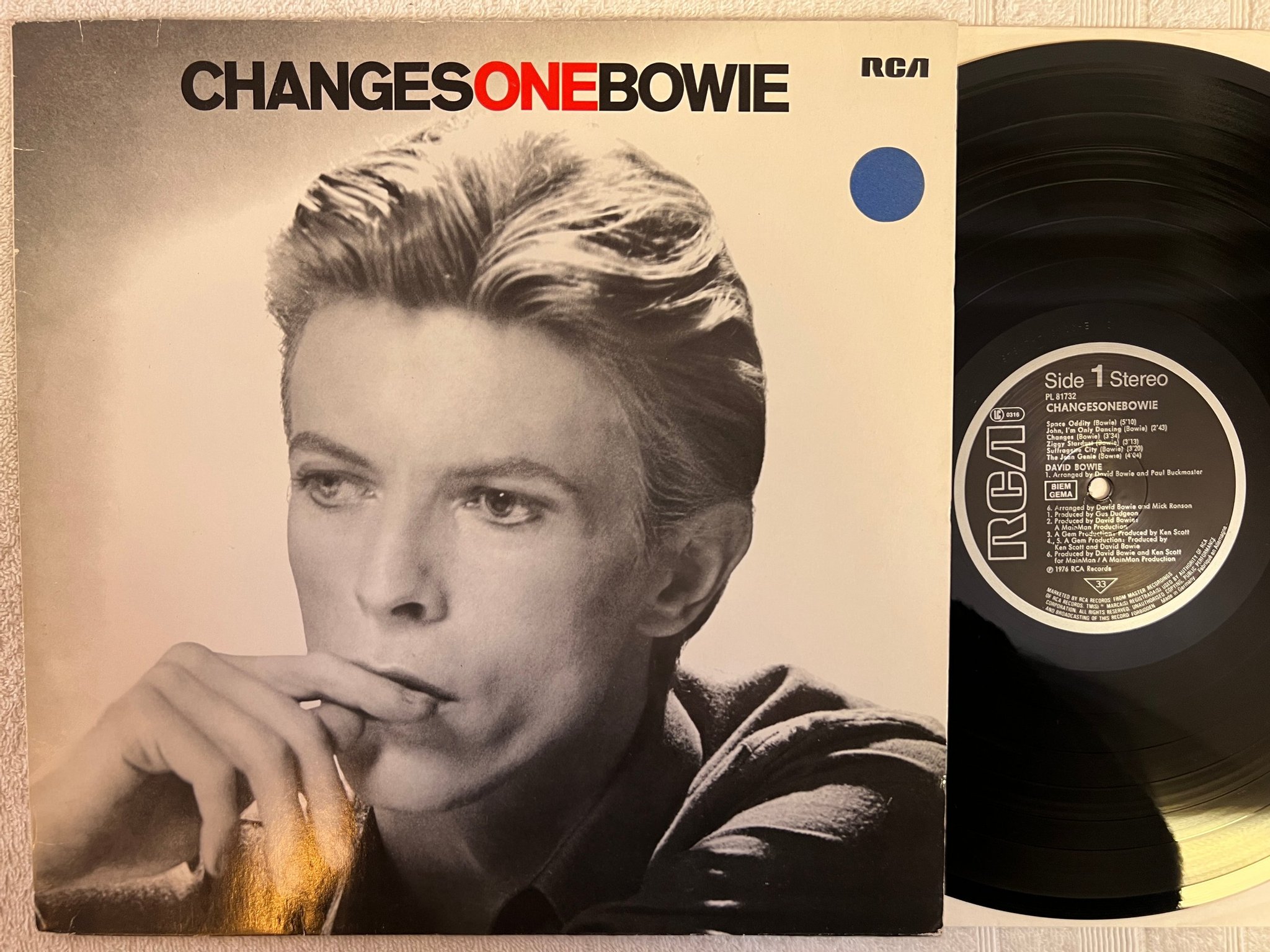 Omslagsbild för skivan DAVID BOWIE ChangesOneBowie LP -83 RCA PL 81732