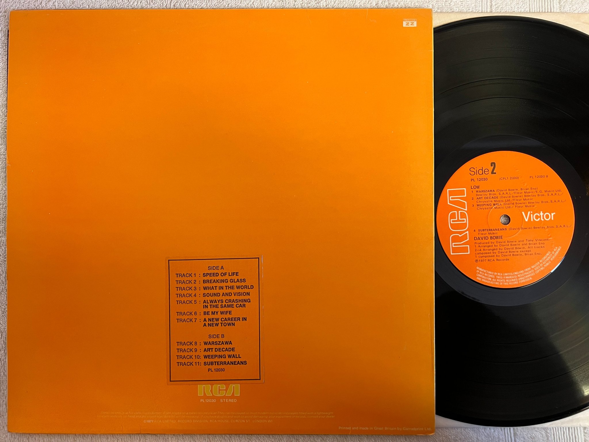 Omslagsbild för skivan DAVID BOWIE low LP -77 UK RCA PL 12030