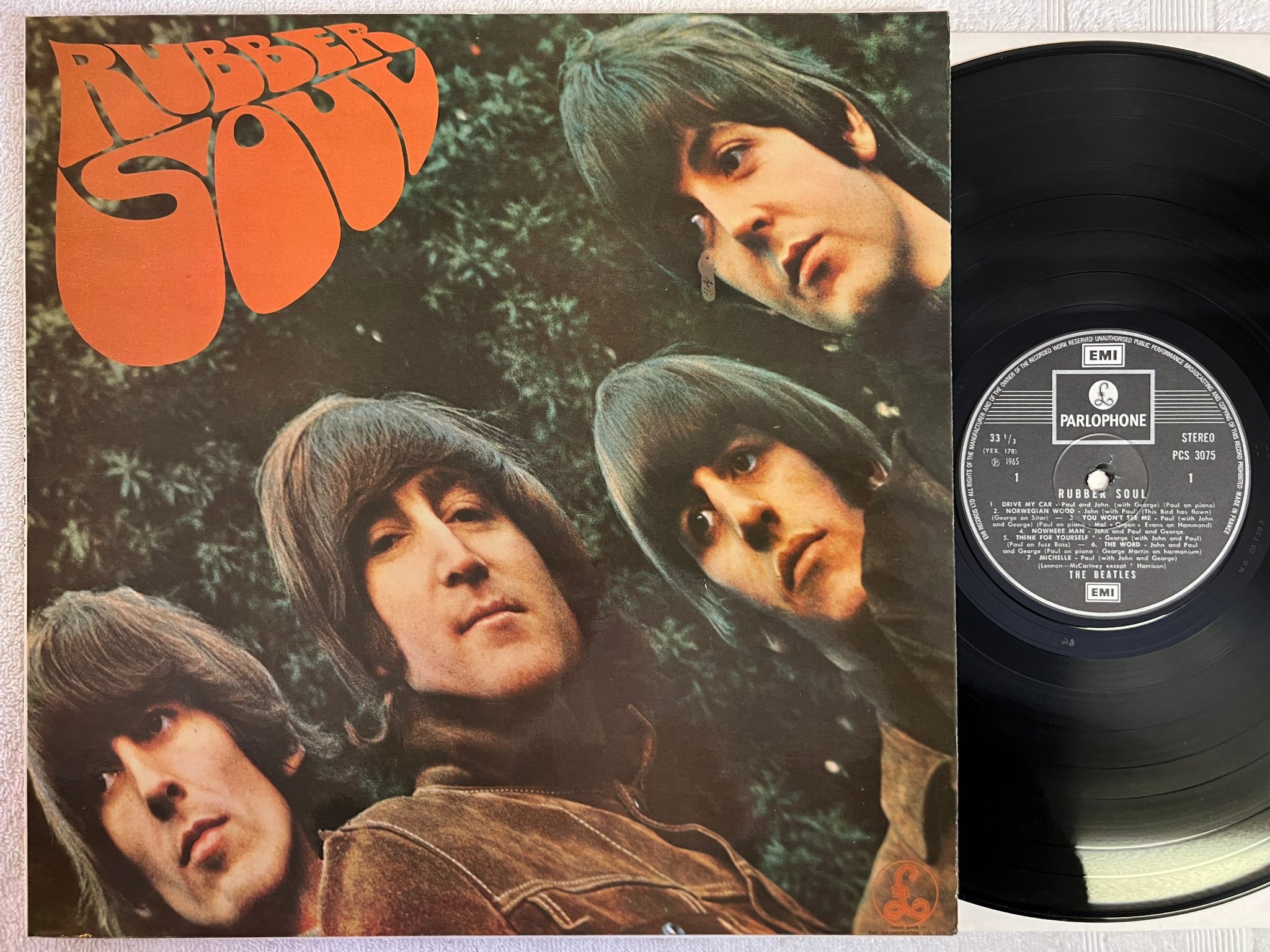 Omslagsbild för skivan THE BEATLES rubber soul LP re Fra EMI / PARLOPHONE PCS 3075