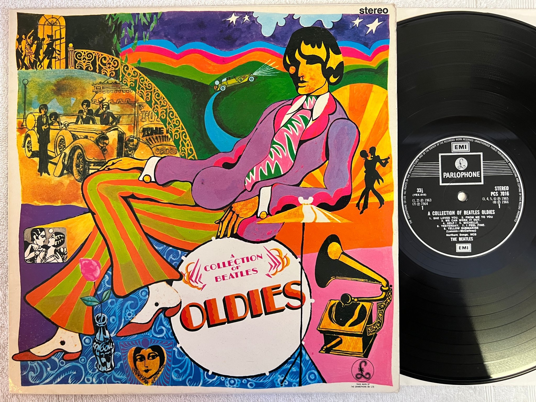 Omslagsbild för skivan THE BEATLES  a collection of Beatles oldies LP re UK EMI / PARLOPHONE PCS 7016