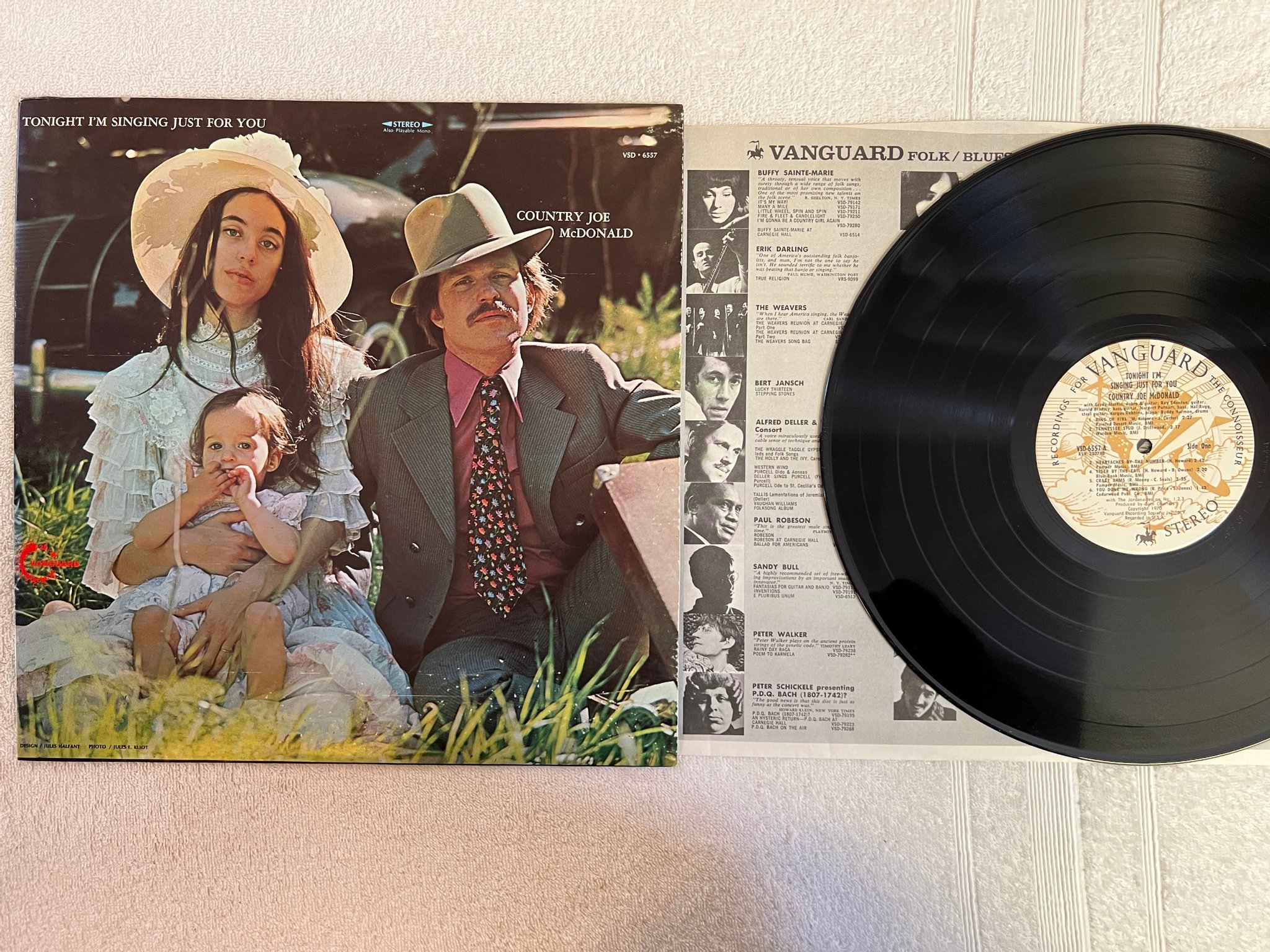 Omslagsbild för skivan COUNTRY JOE McDONALD Tonight I'm Singing LP -70 US VANGUARD VSD 6557