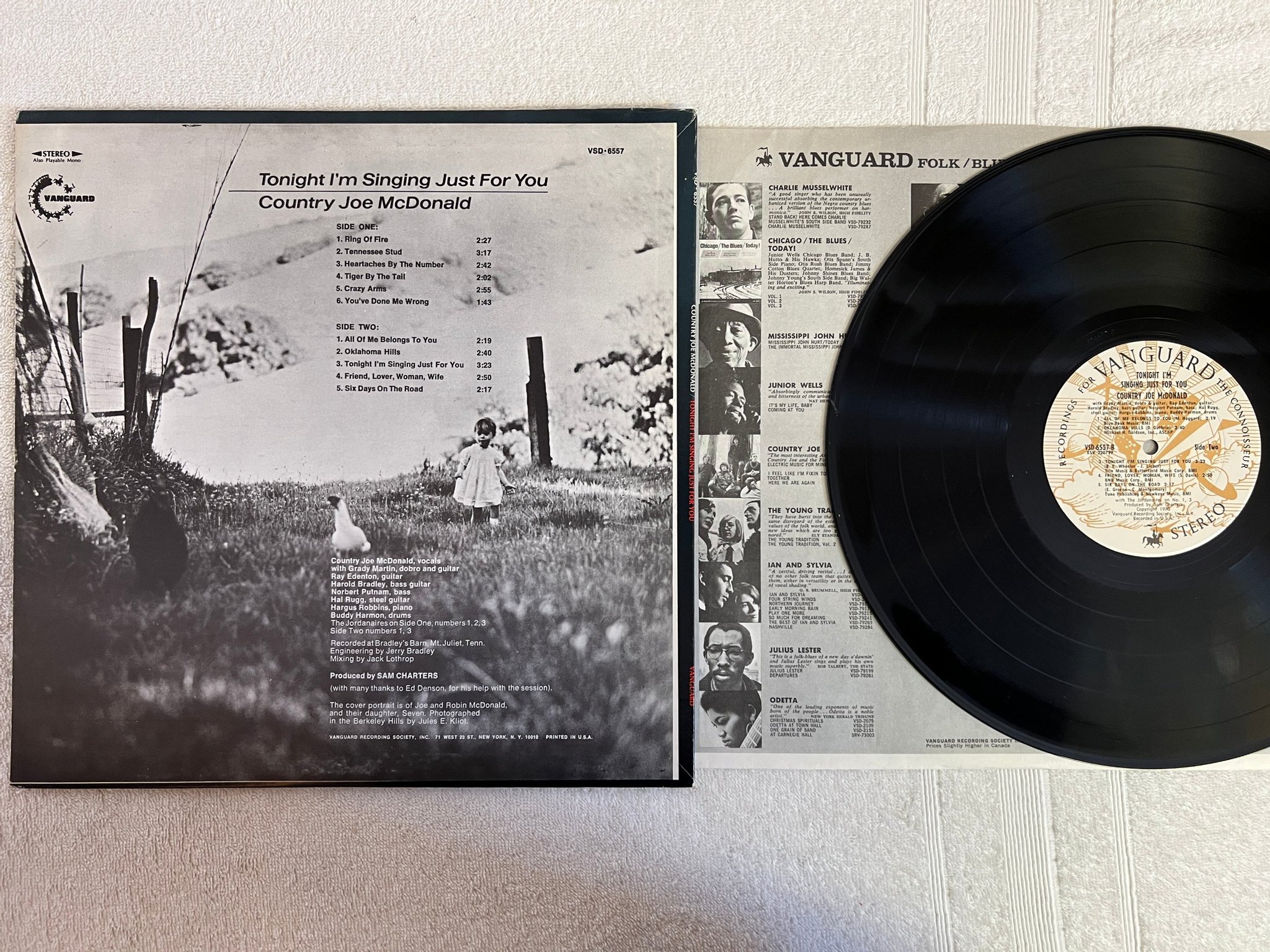 Omslagsbild för skivan COUNTRY JOE McDONALD Tonight I'm Singing LP -70 US VANGUARD VSD 6557