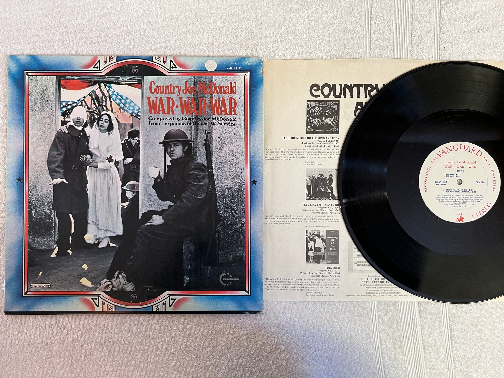 Omslagsbild för skivan COUNTRY JOE McDONALD War War War LP -71 US VANGUARD VSD-79315