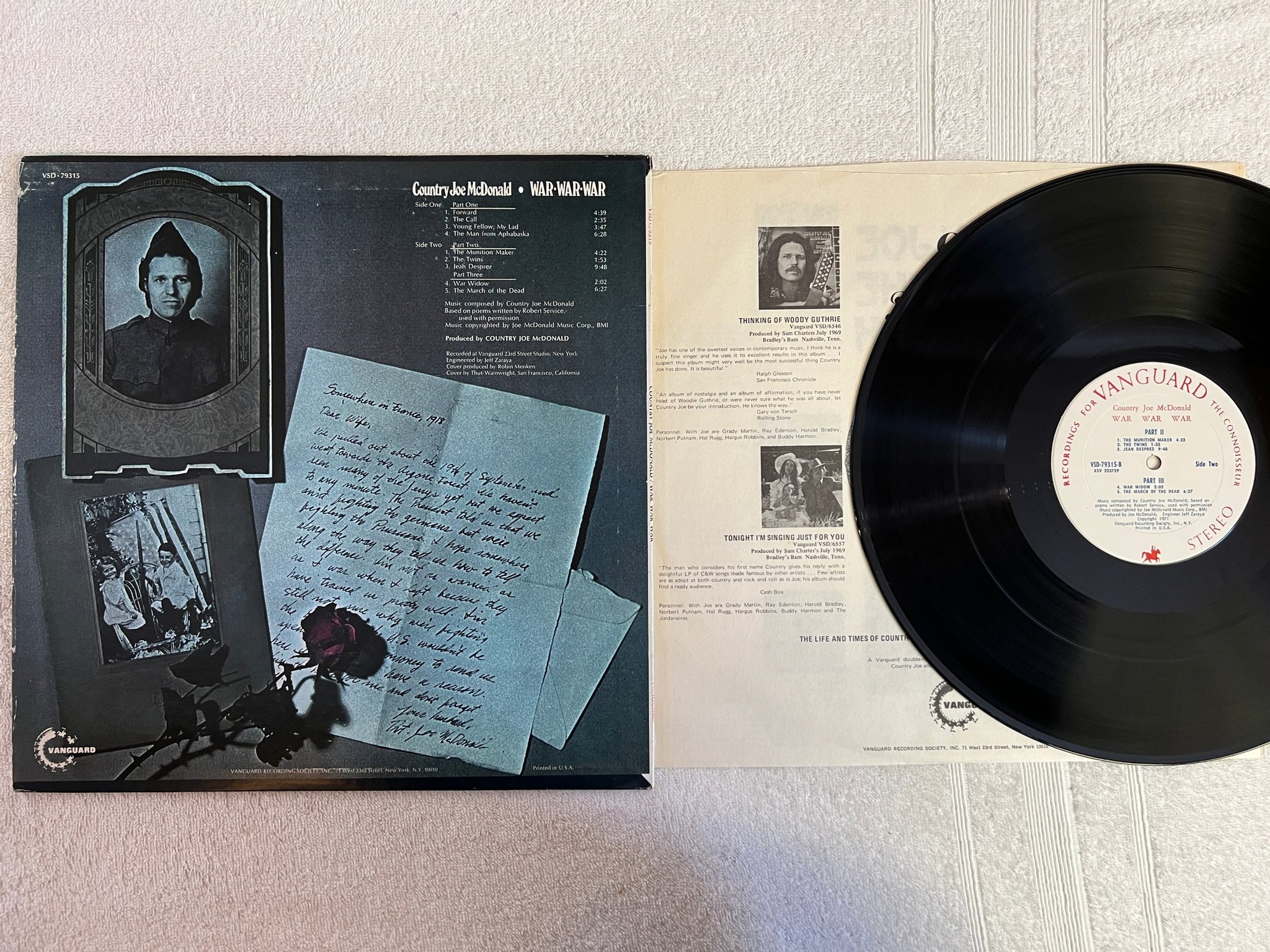 Omslagsbild för skivan COUNTRY JOE McDONALD War War War LP -71 US VANGUARD VSD-79315
