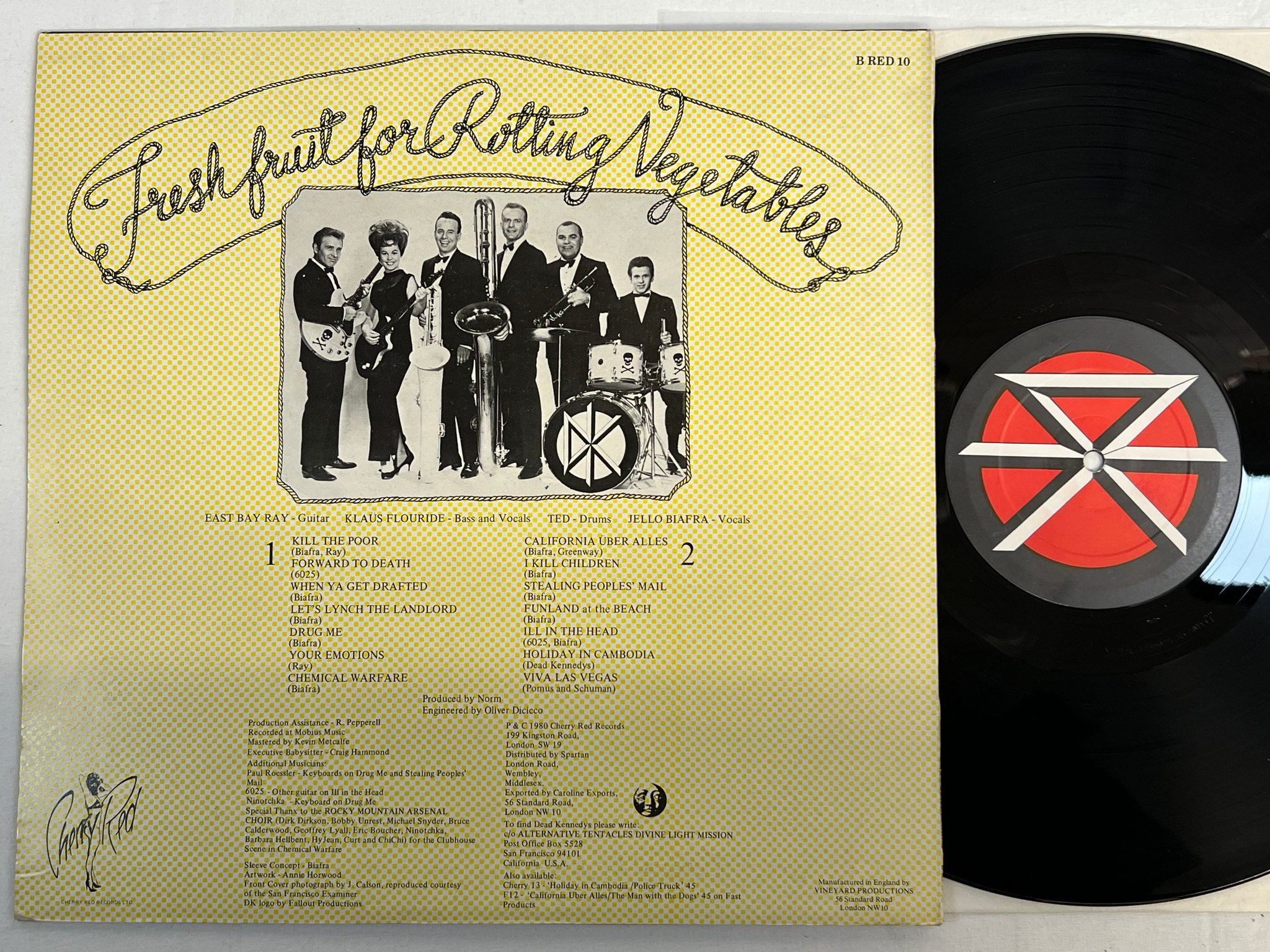 Omslagsbild för skivan DEAD KENNEDYS fresh fruit for rotting vegetables LP -80  CHERRY RED B RED 10