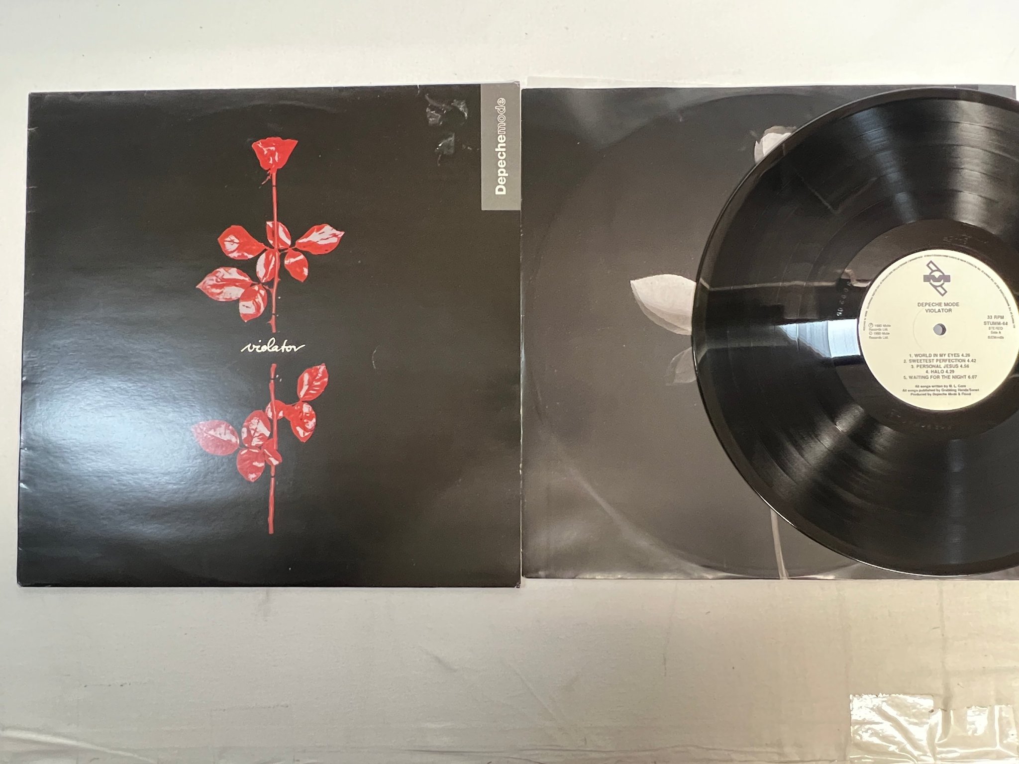 Omslagsbild för skivan DEPECHE MODE violator LP -90 ncb STUMM-64 