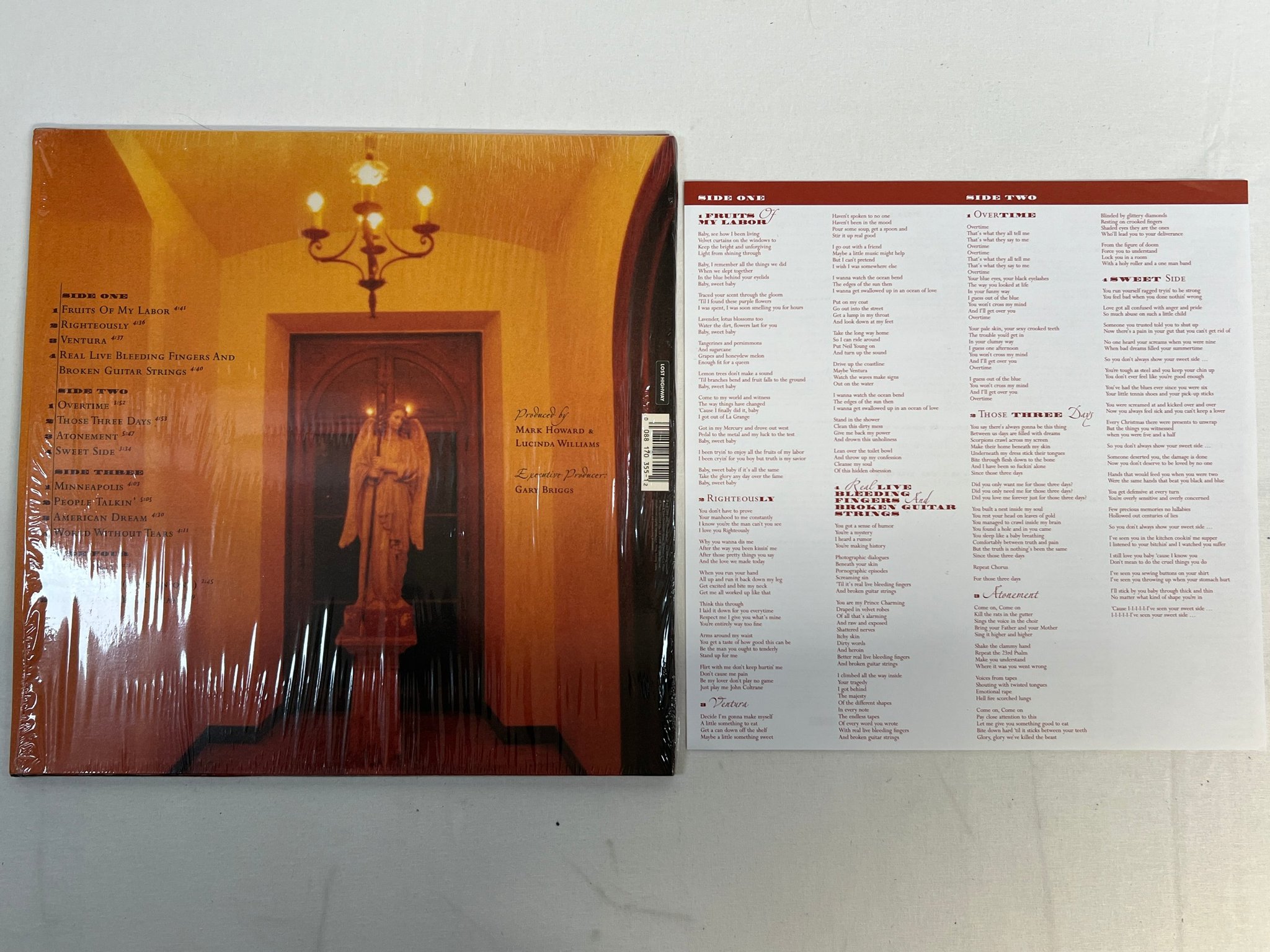 Omslagsbild för skivan LUCINDA WILLIAMS World Without Tears 2xLP 2003 US LOST HIGHWAY 088 170 355-1