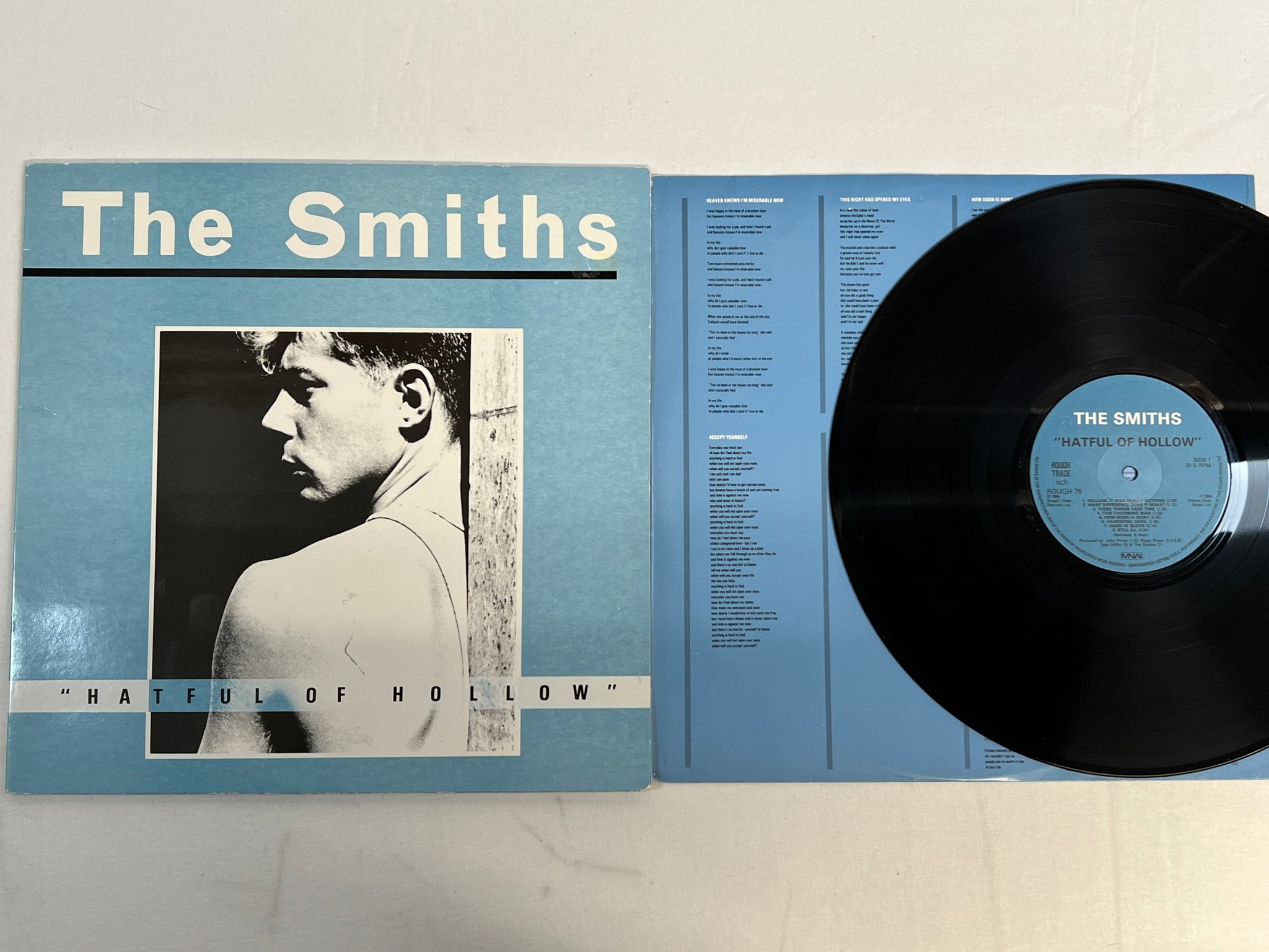 Omslagsbild för skivan THE SMITHS hateful of hollow LP -84 ncb MNW ROUGH 76