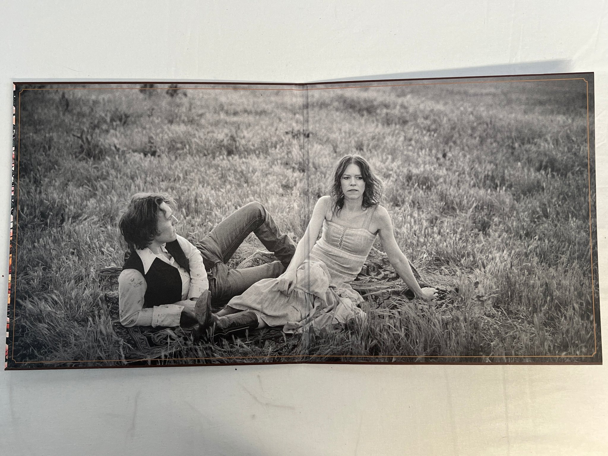 Omslagsbild för skivan GILLIAN WELCH The Harrow & The Harvest LP 2011/17 US ACNY-1109LP