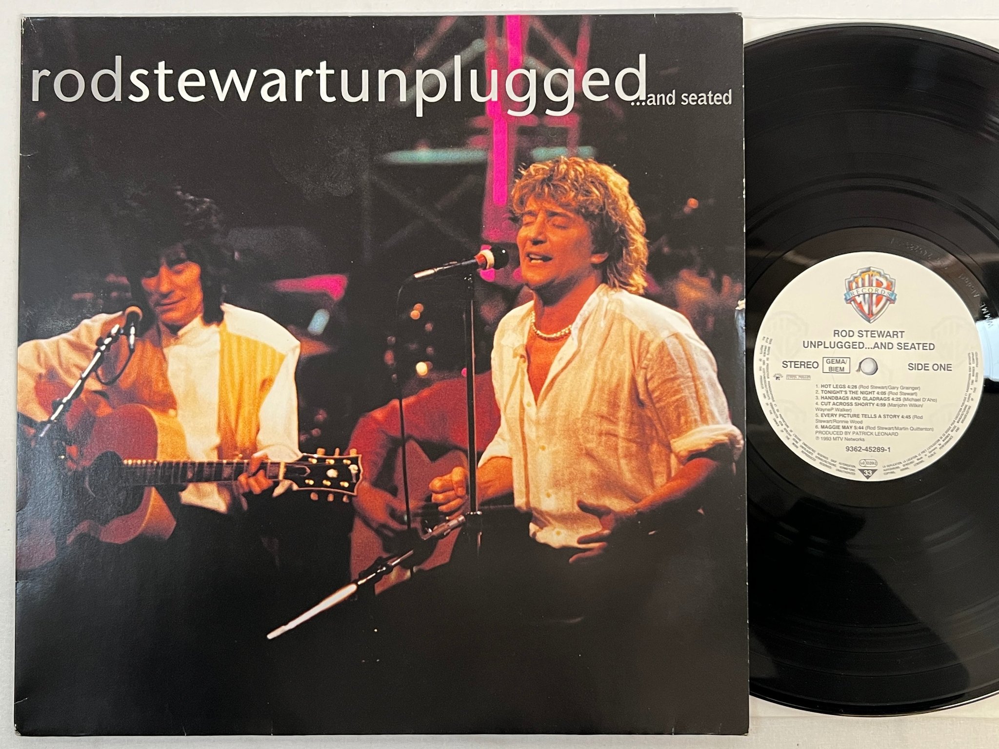 Omslagsbild för skivan ROD STEWART Unplugged ...And Seated LP -93 WARNER 9362-45289-1
