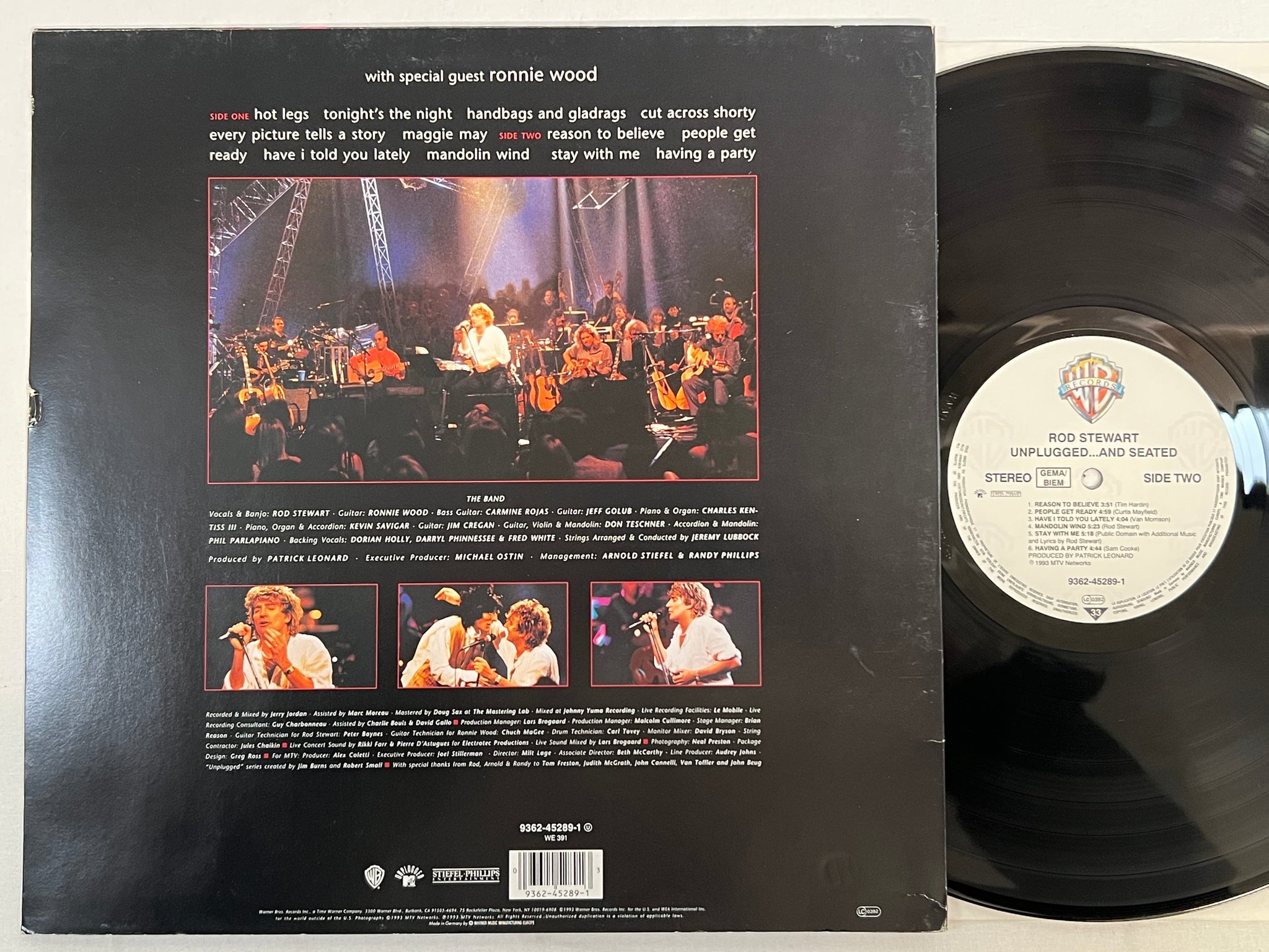 Omslagsbild för skivan ROD STEWART Unplugged ...And Seated LP -93 WARNER 9362-45289-1