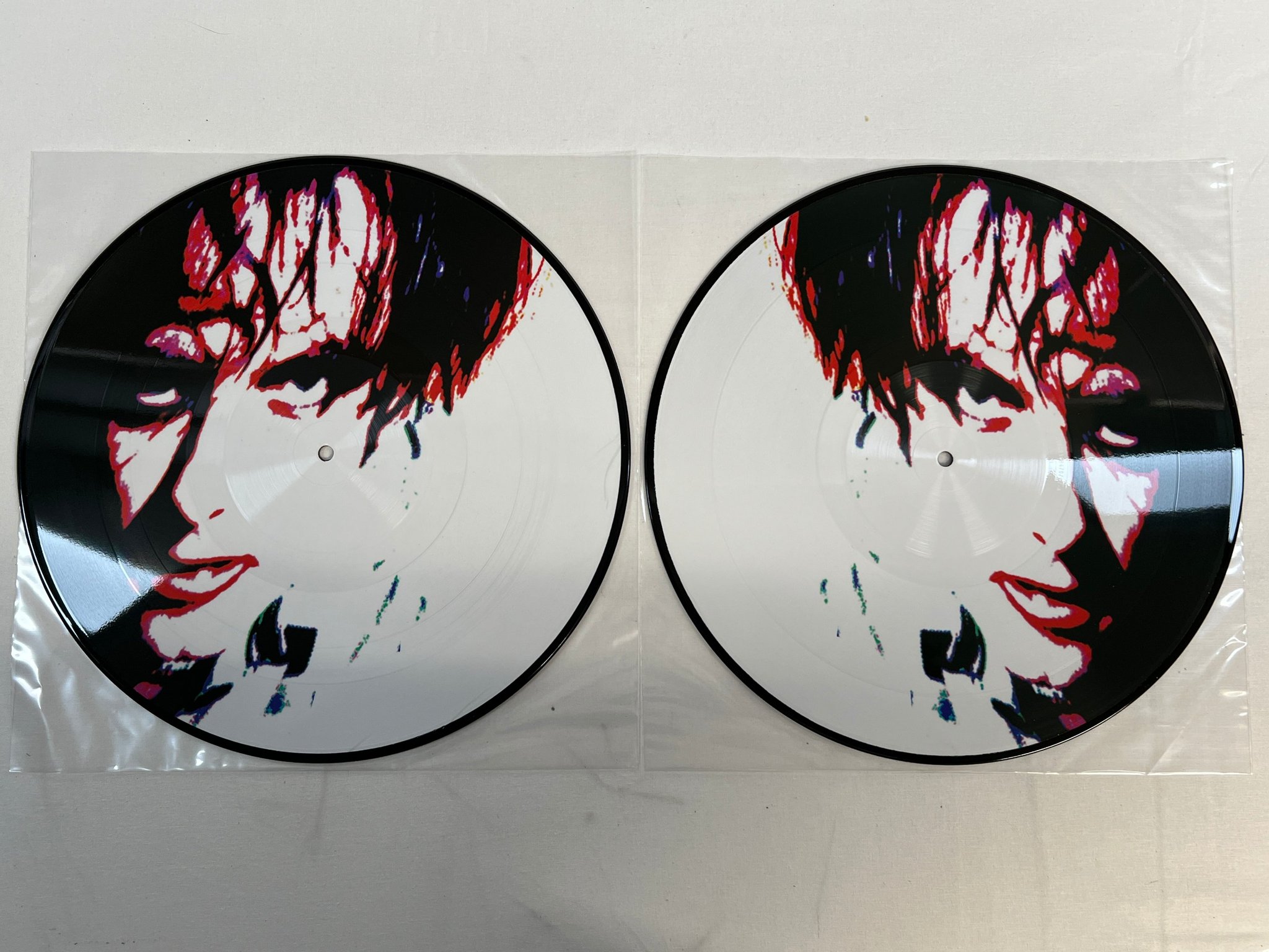 Omslagsbild för skivan THE CURE bloodflowers 2xLP 2020 Eu FICTION 602508479724 picture discs 