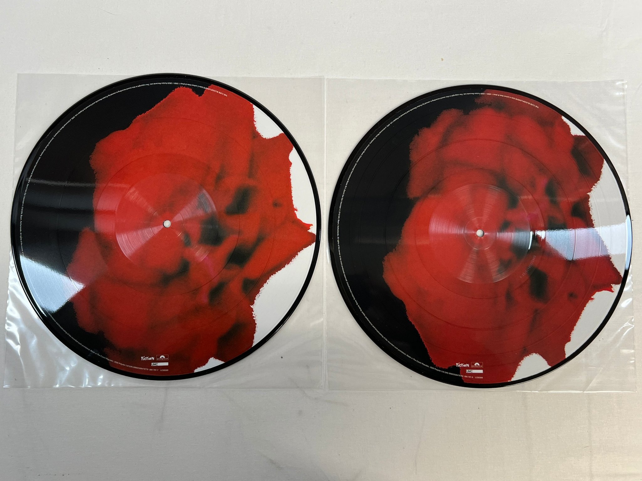 Omslagsbild för skivan THE CURE bloodflowers 2xLP 2020 Eu FICTION 602508479724 picture discs 