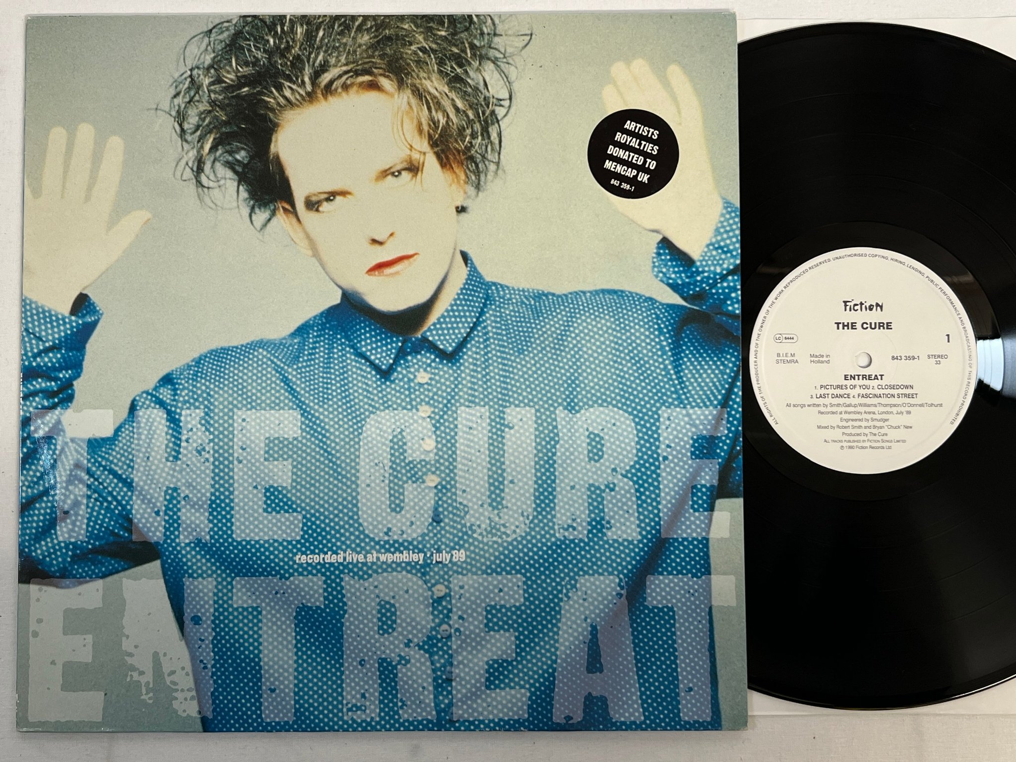 Omslagsbild för skivan THE CURE entreat LP -90 Hol FICTION 843 359-1