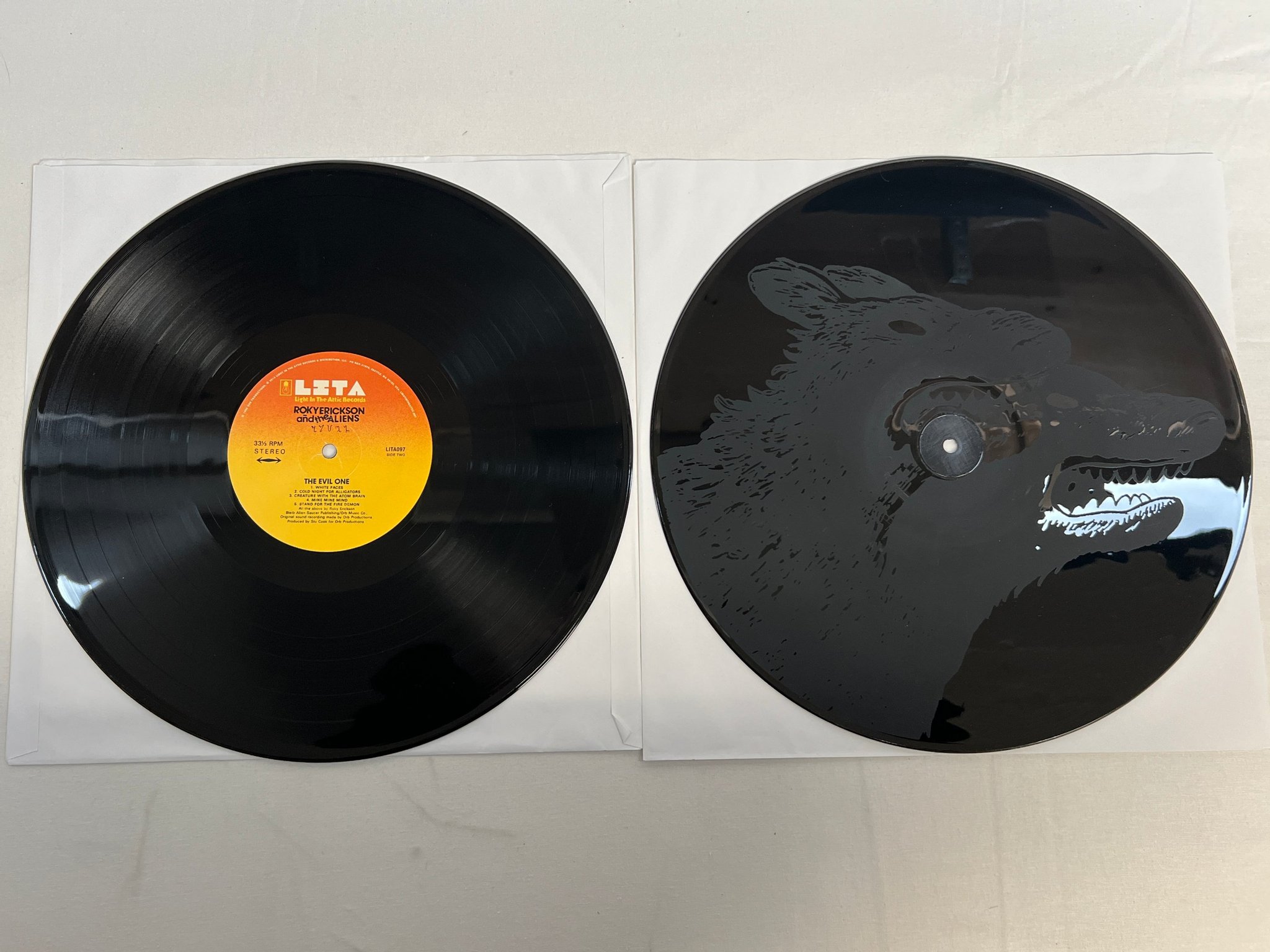 Omslagsbild för skivan ROKY ERICKSON & THE ALIENS s/t LP -81/2013 US LIGHT IN THE ATTIC LITA 097