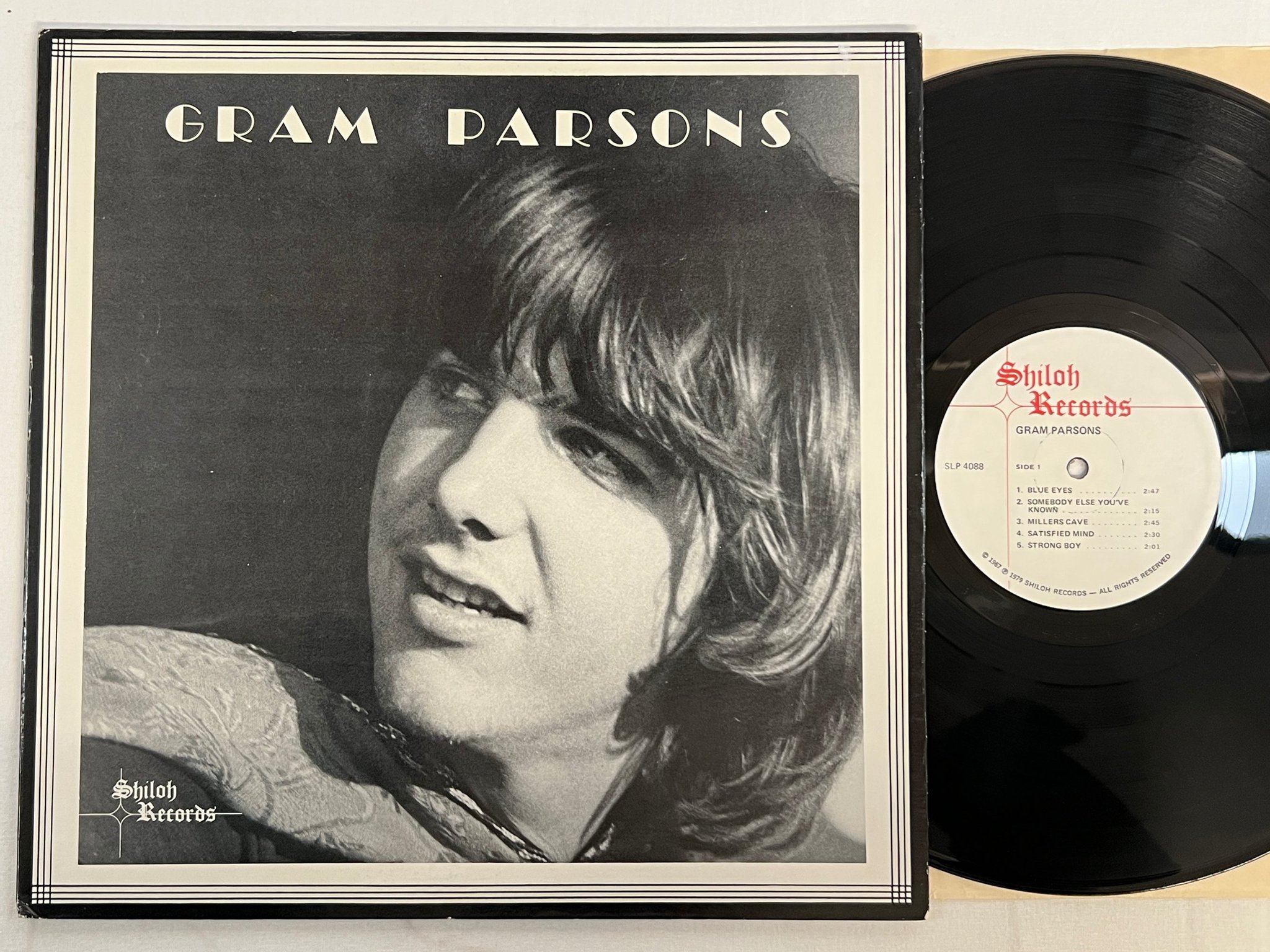 Omslagsbild för skivan GRAM PARSONS s/t LP -79 US SHILOH SLP 4088