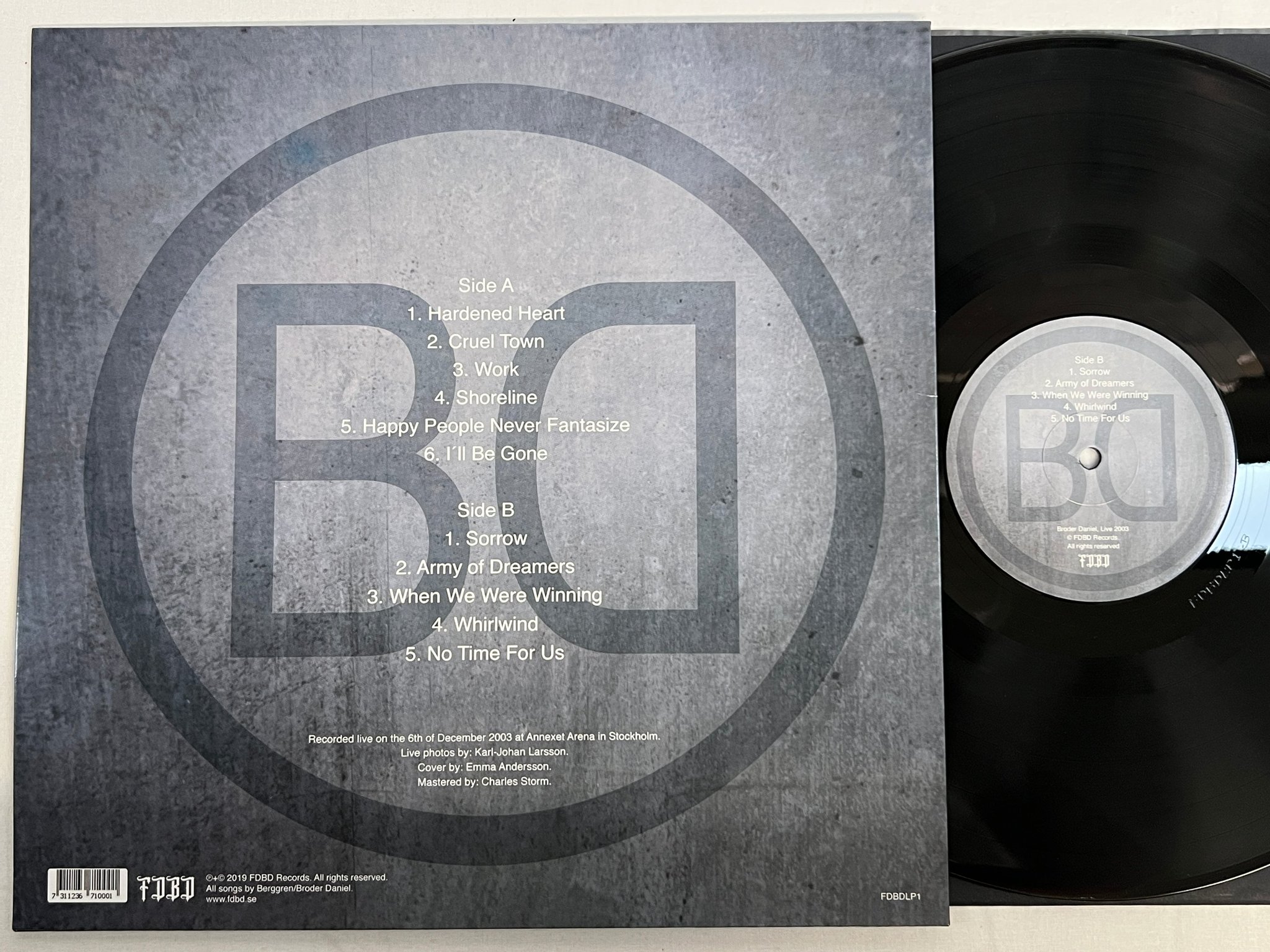 Omslagsbild för skivan BRODER DANIEL Live 2003 LP 2019 Swe FOBDLP1 indie rock 